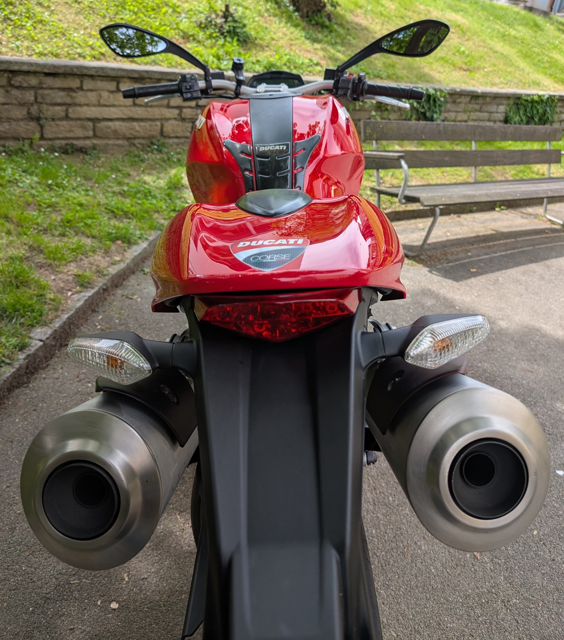 DUCATI MONSTER 796-image-9