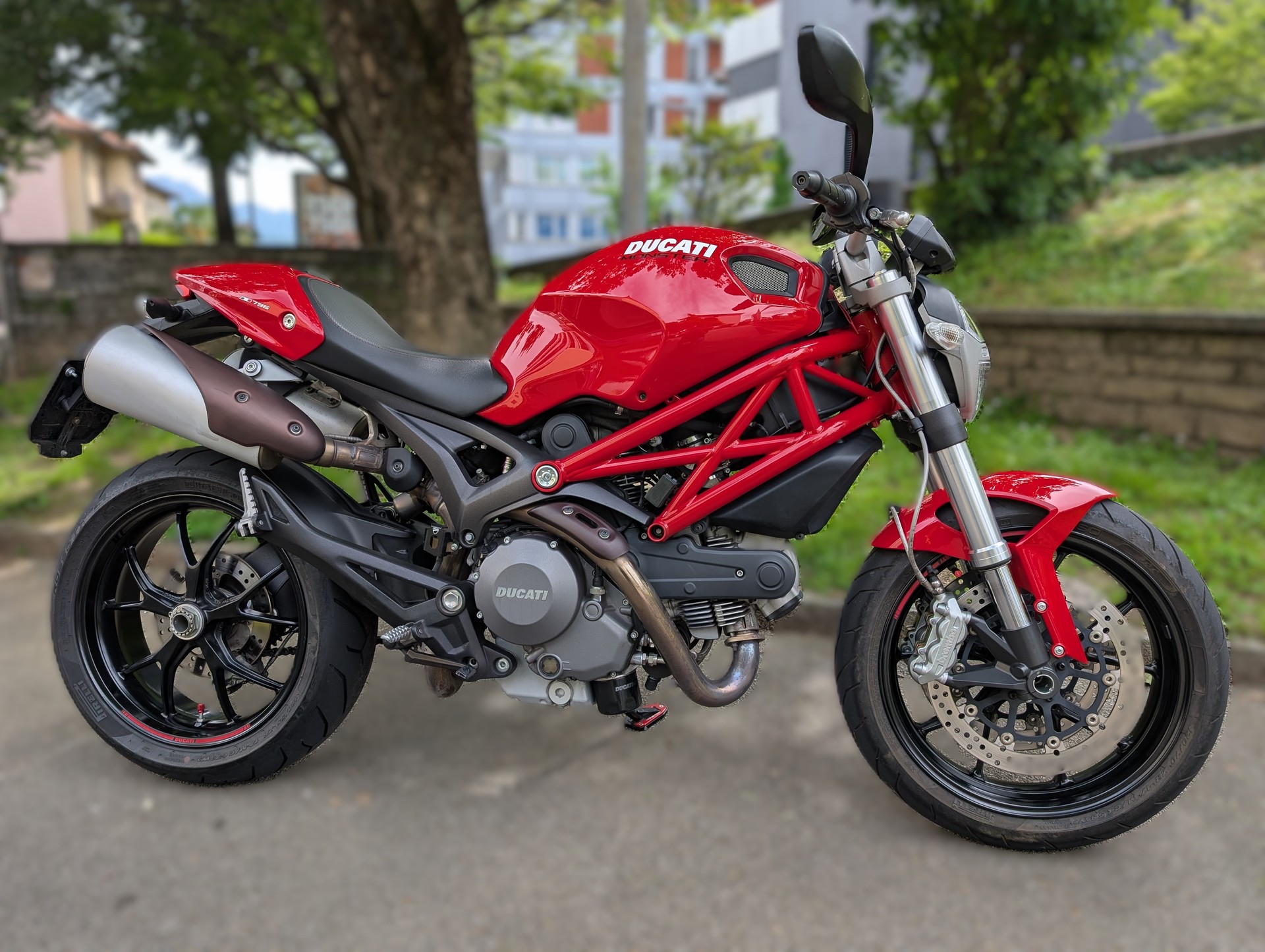 DUCATI MONSTER 796-image-0