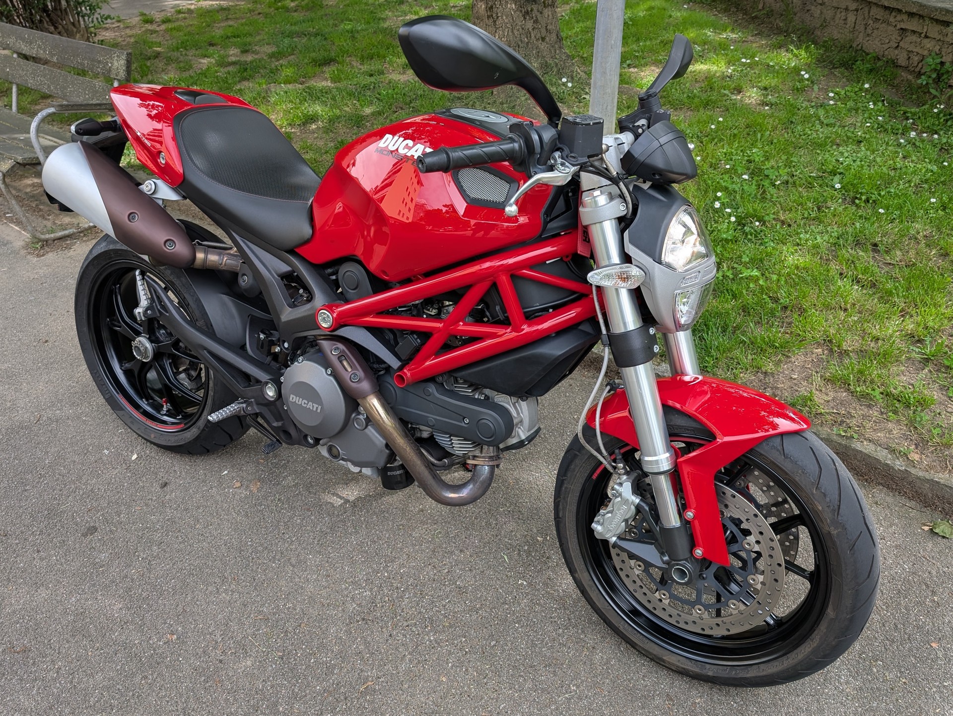DUCATI MONSTER 796-image-5