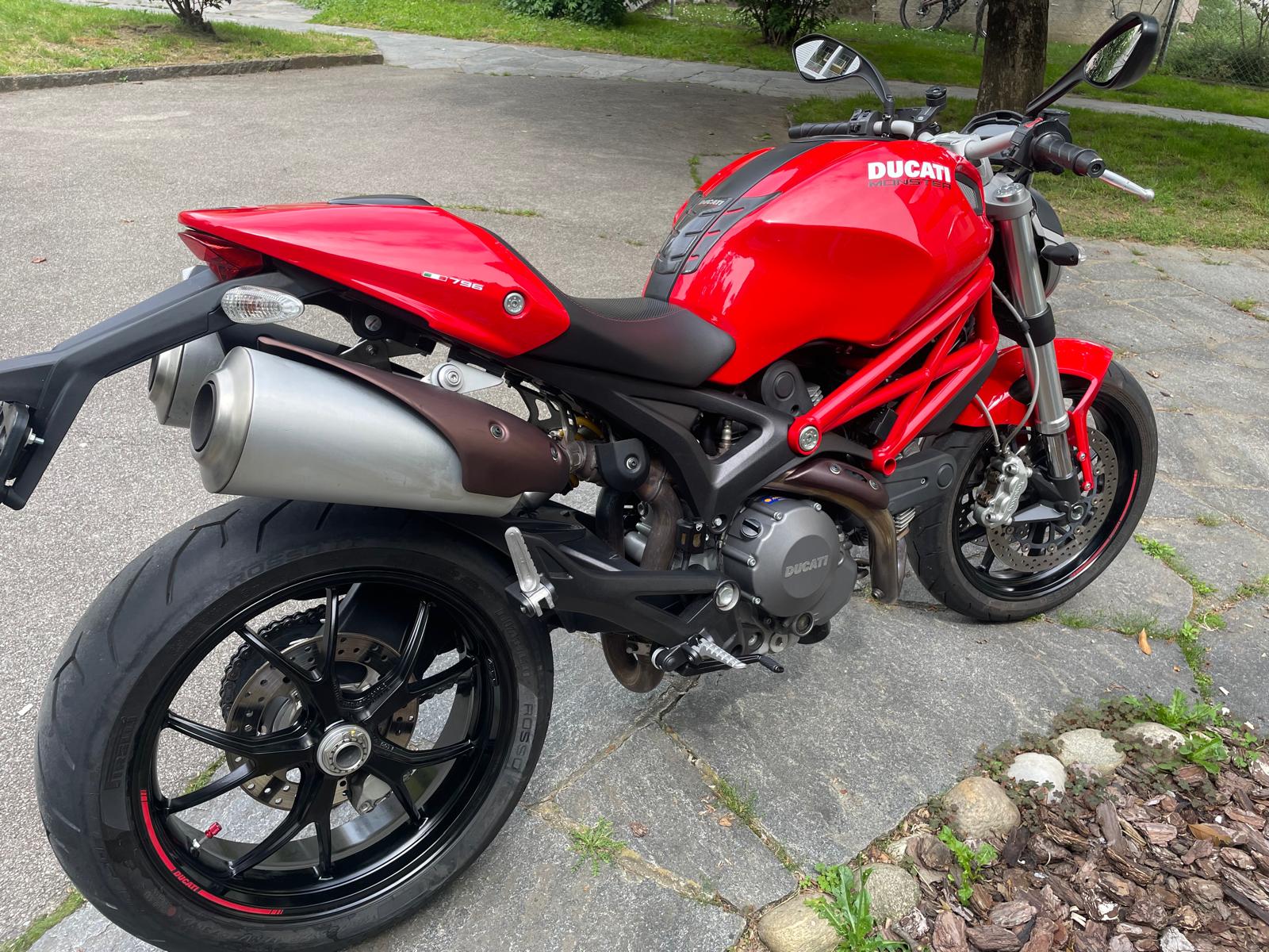 DUCATI MONSTER 796-image-3