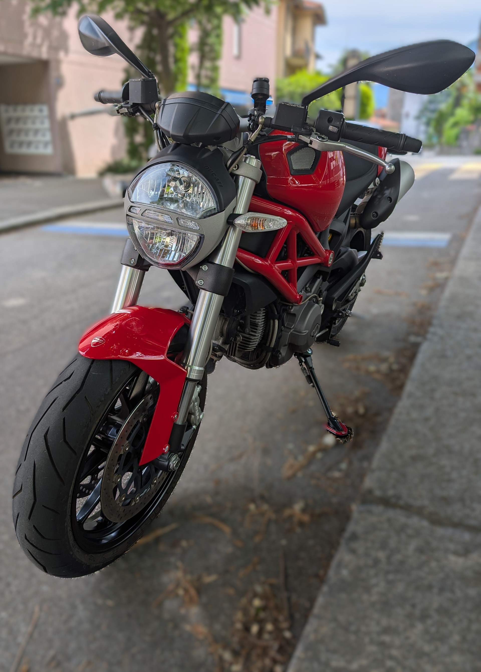 DUCATI MONSTER 796-image-4
