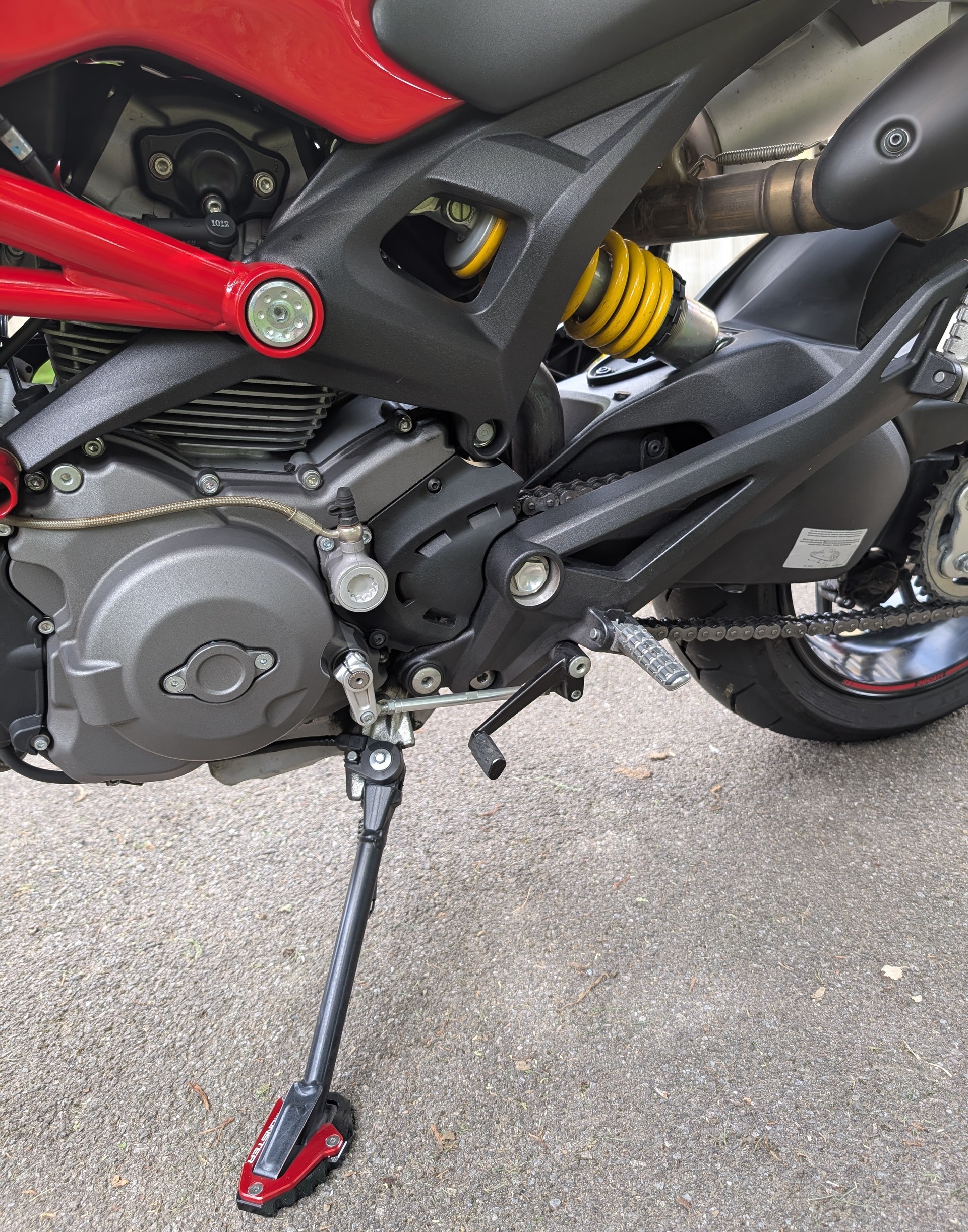 DUCATI MONSTER 796-image-12