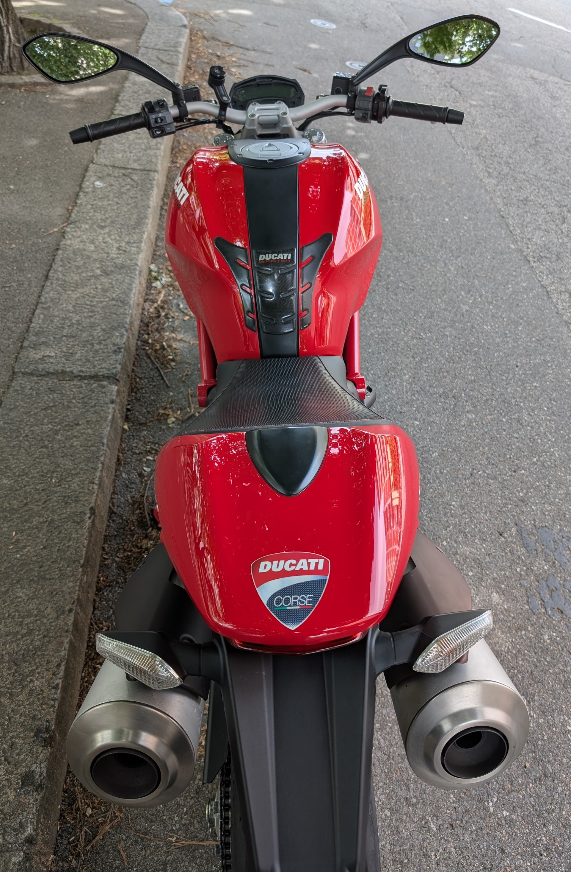 DUCATI MONSTER 796-image-6
