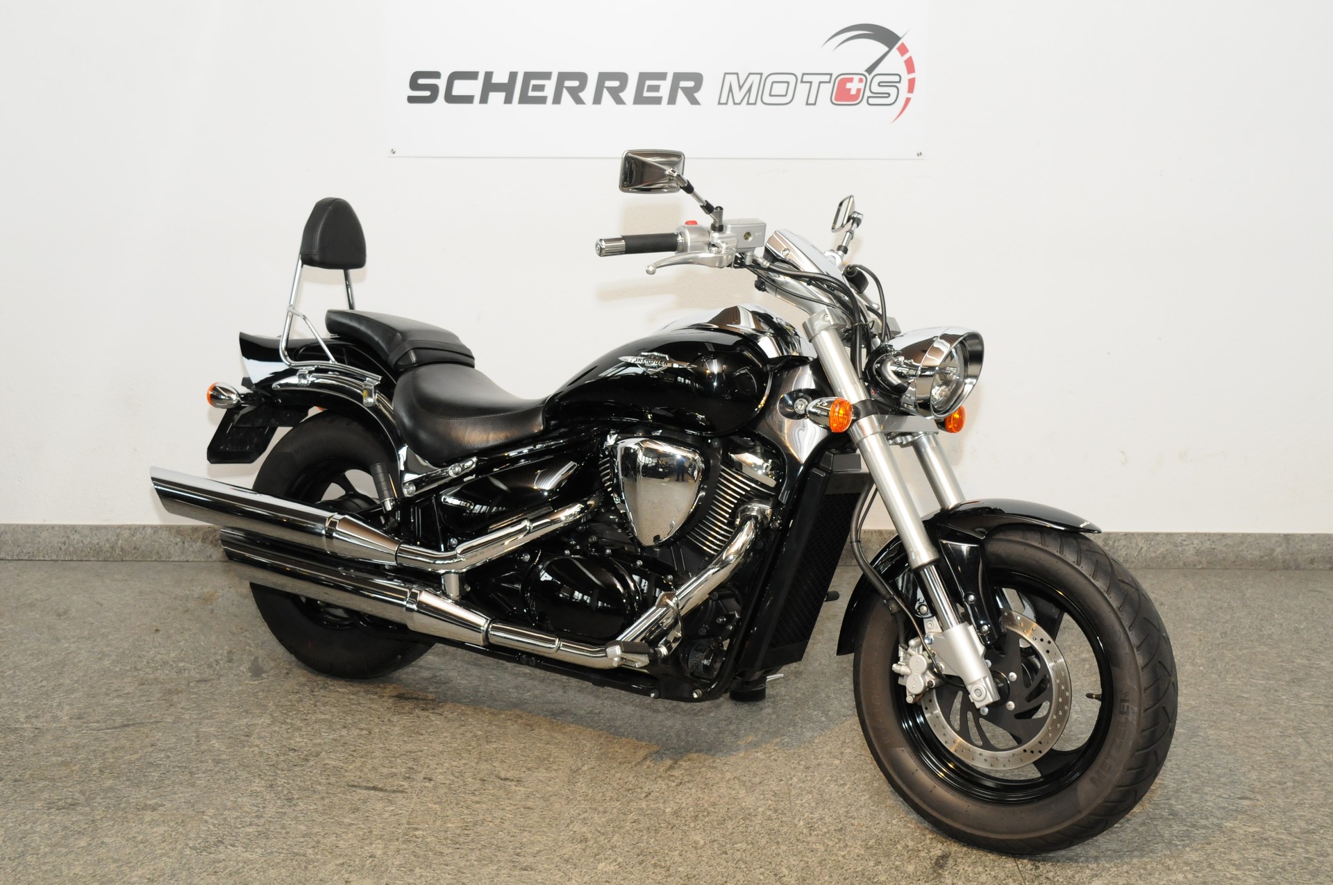 SUZUKI M 800-showroom-element-1