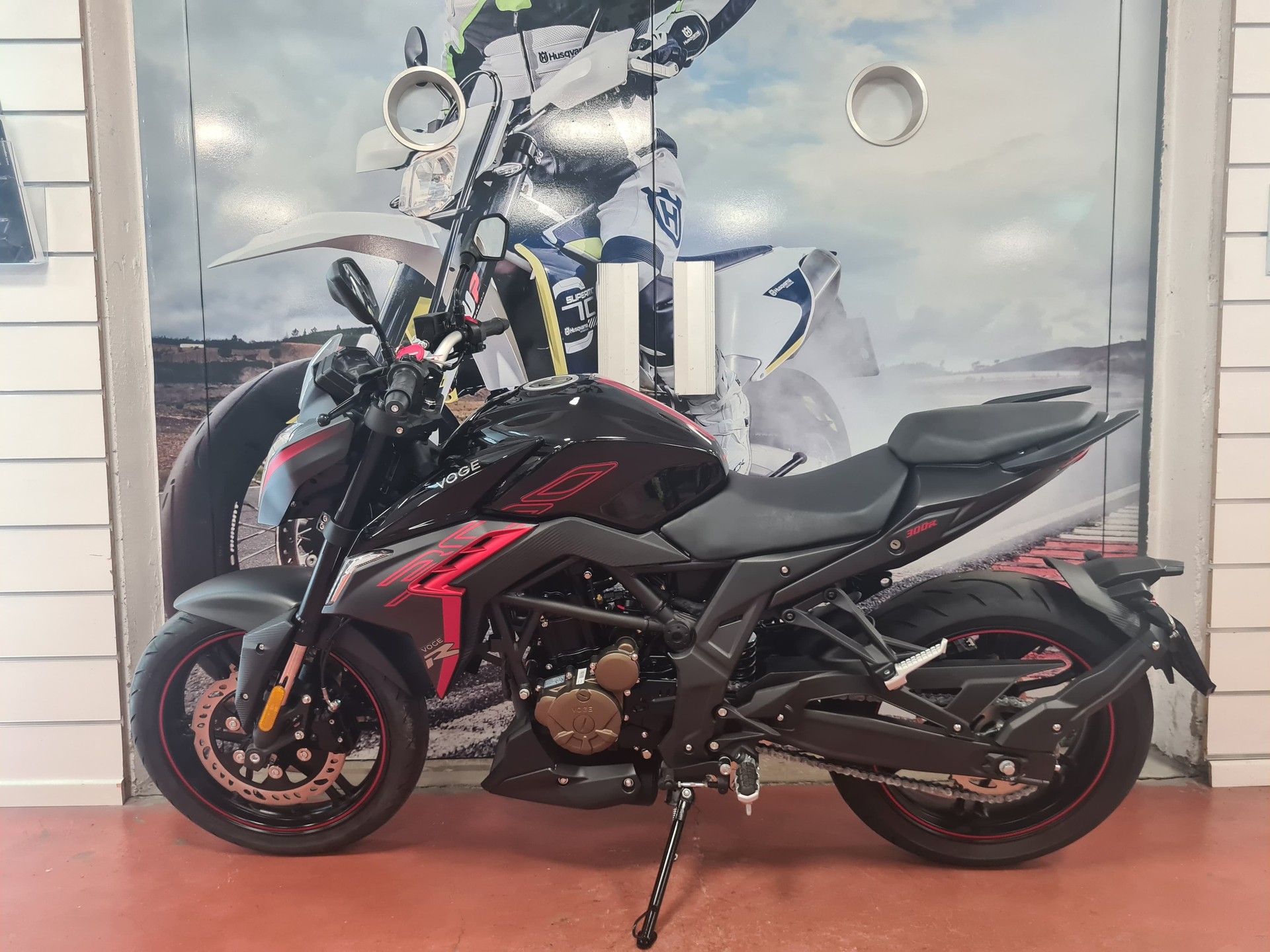 VOGE 300 R