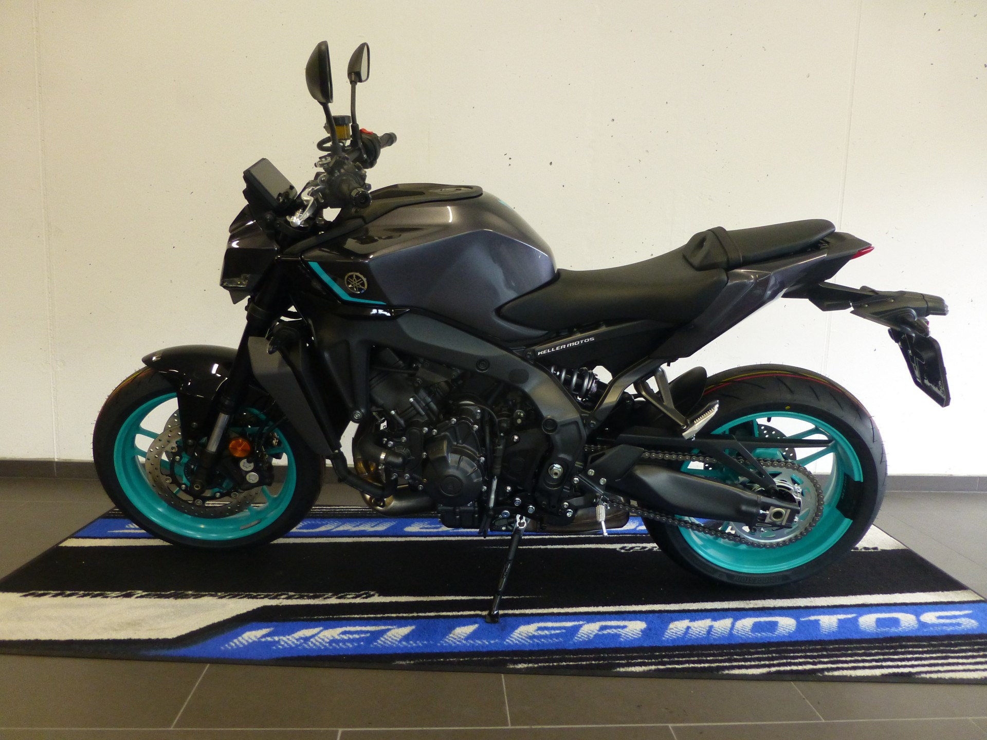 YAMAHA MT-09-image-2