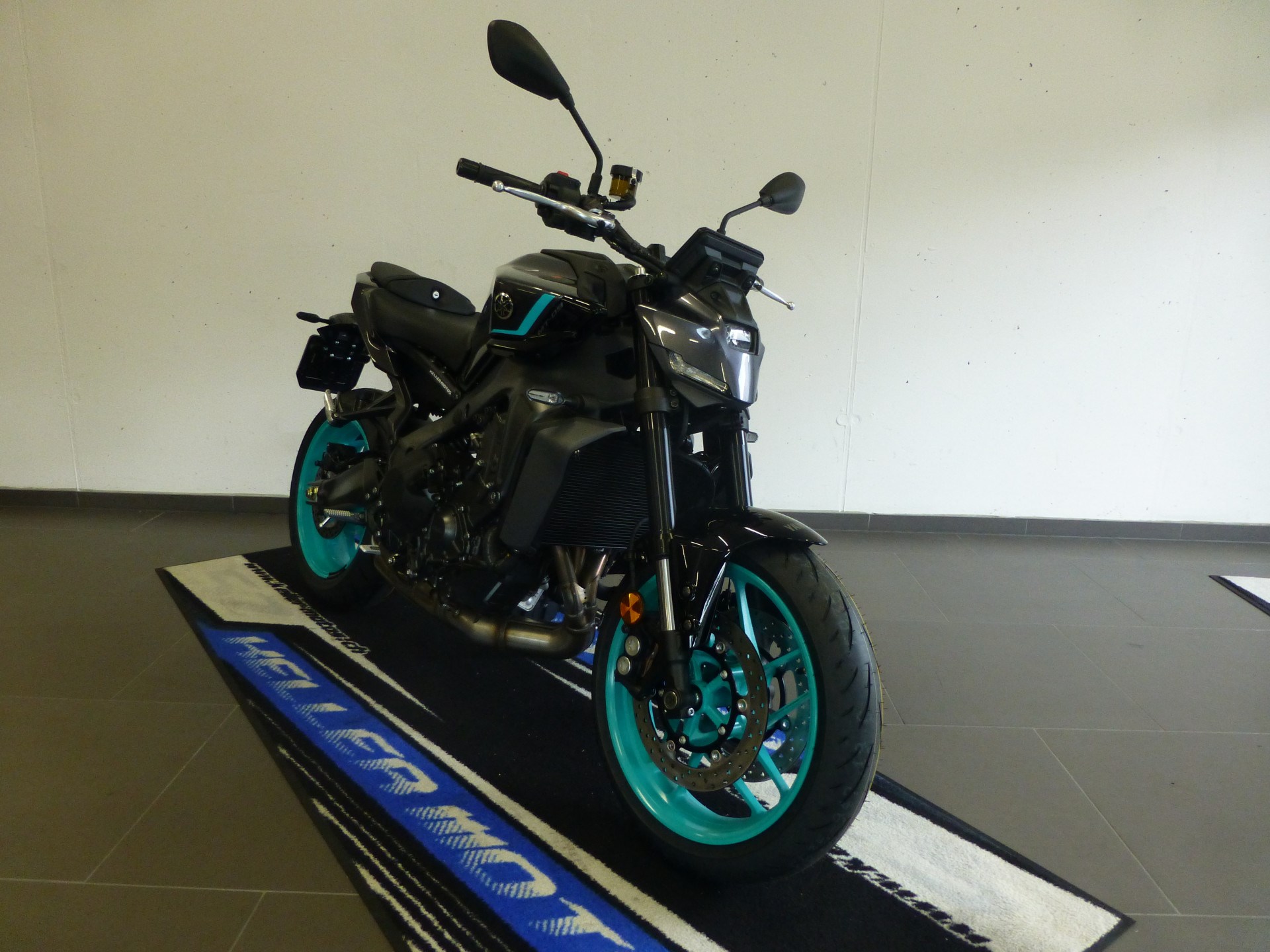 YAMAHA MT-09-image-3