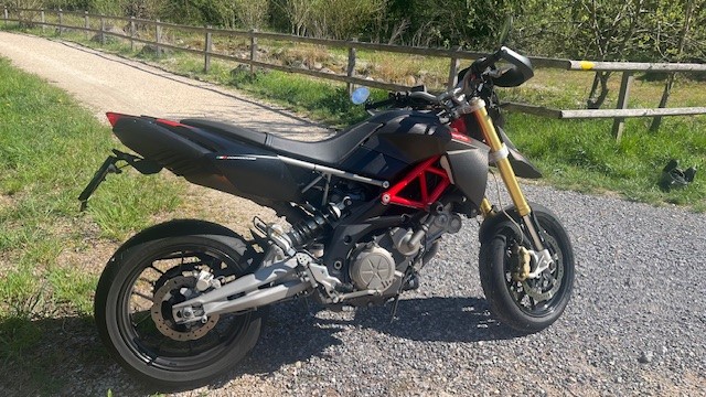 APRILIA Dorsoduro SMV 750 Factory-image-3