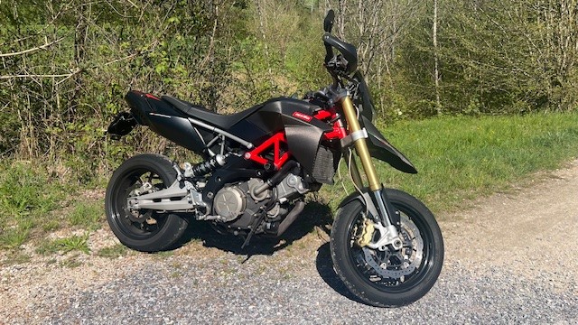 APRILIA Dorsoduro SMV 750 Factory-image-5