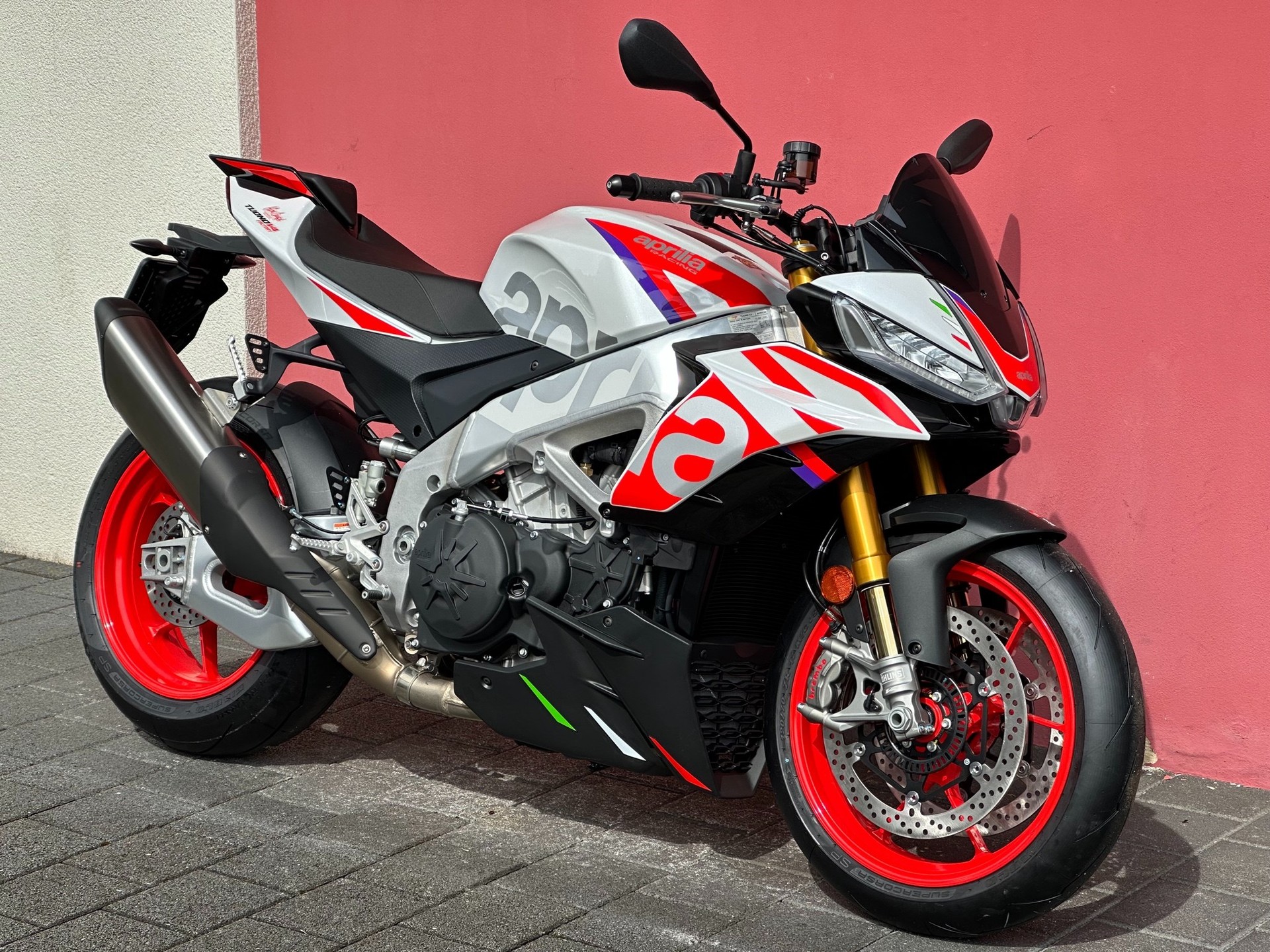 APRILIA Tuono V4 1100 Factory-image-8