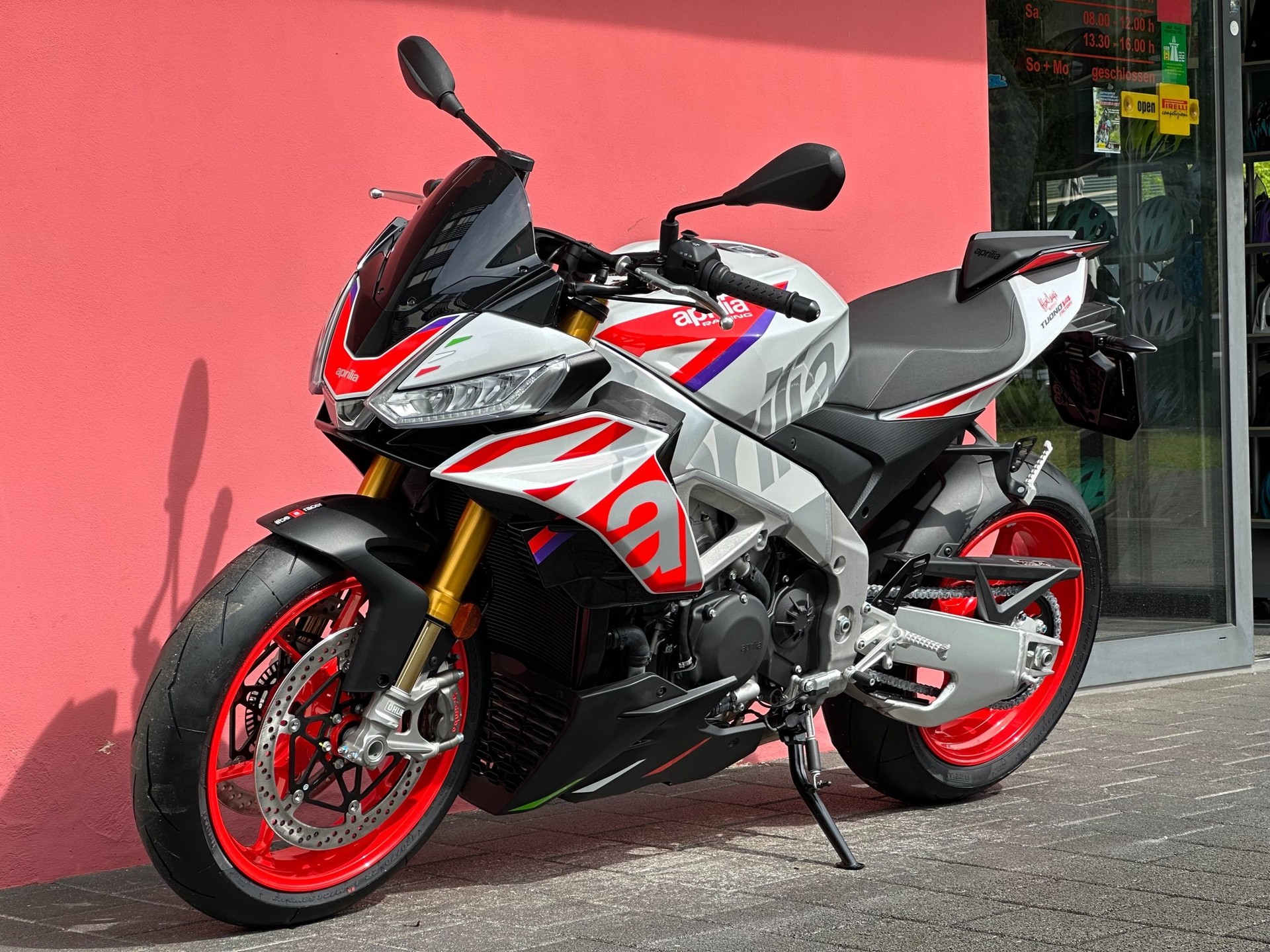 APRILIA Tuono V4 1100 Factory-image-9