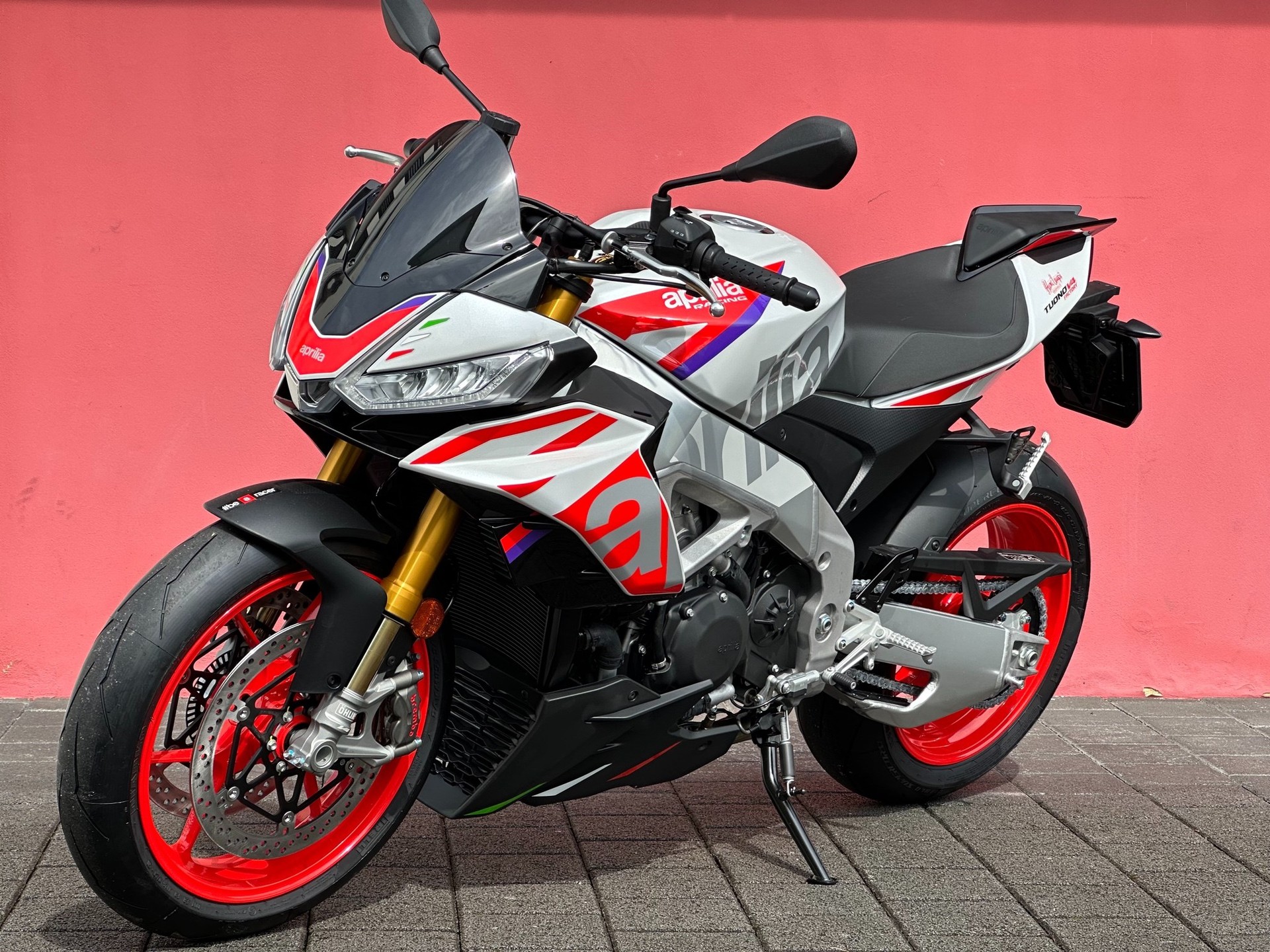APRILIA Tuono V4 1100 Factory-image-10