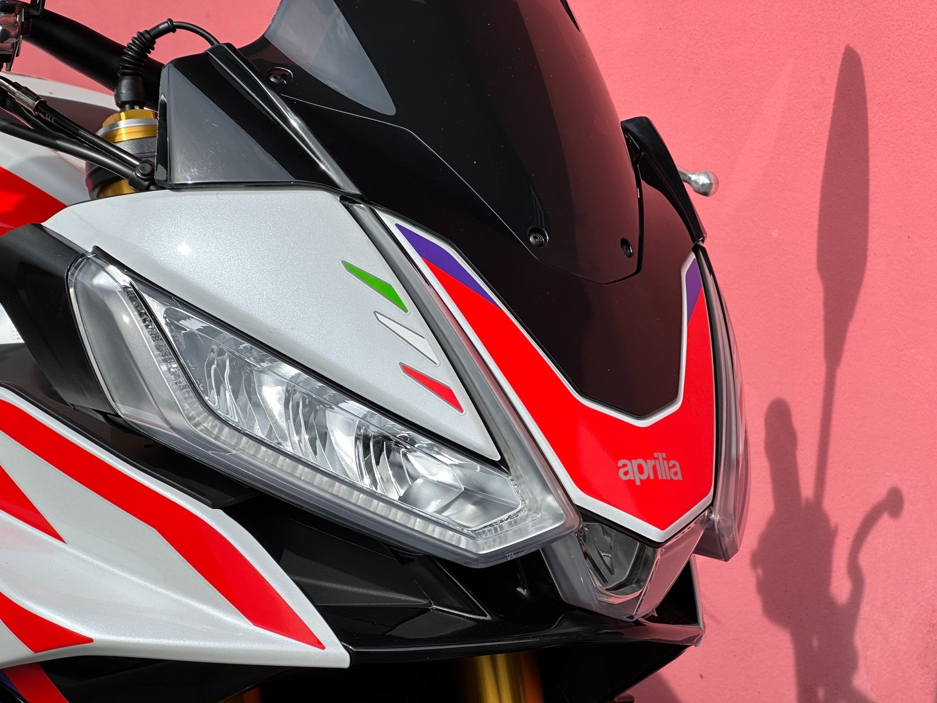 APRILIA Tuono V4 1100 Factory-image-15