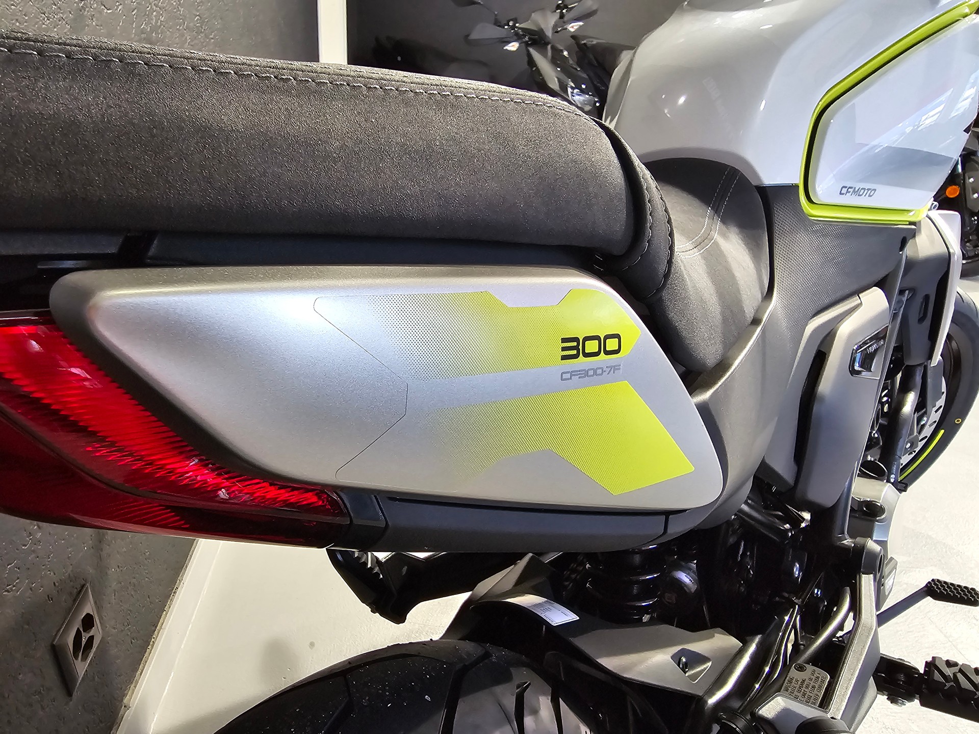 CF MOTO 300 CL-X-image-12