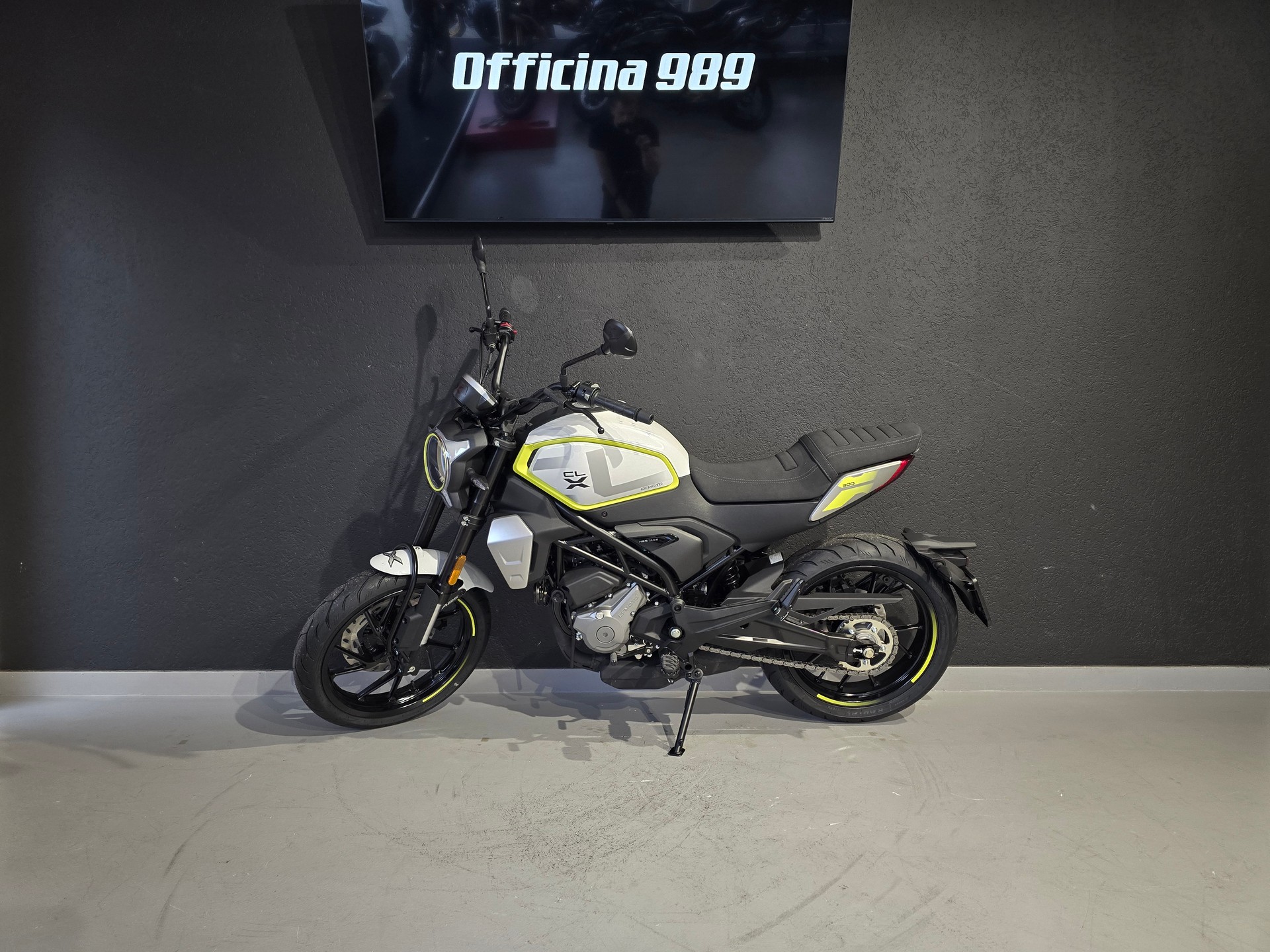 CF MOTO 300 CL-X-showroom-element-1