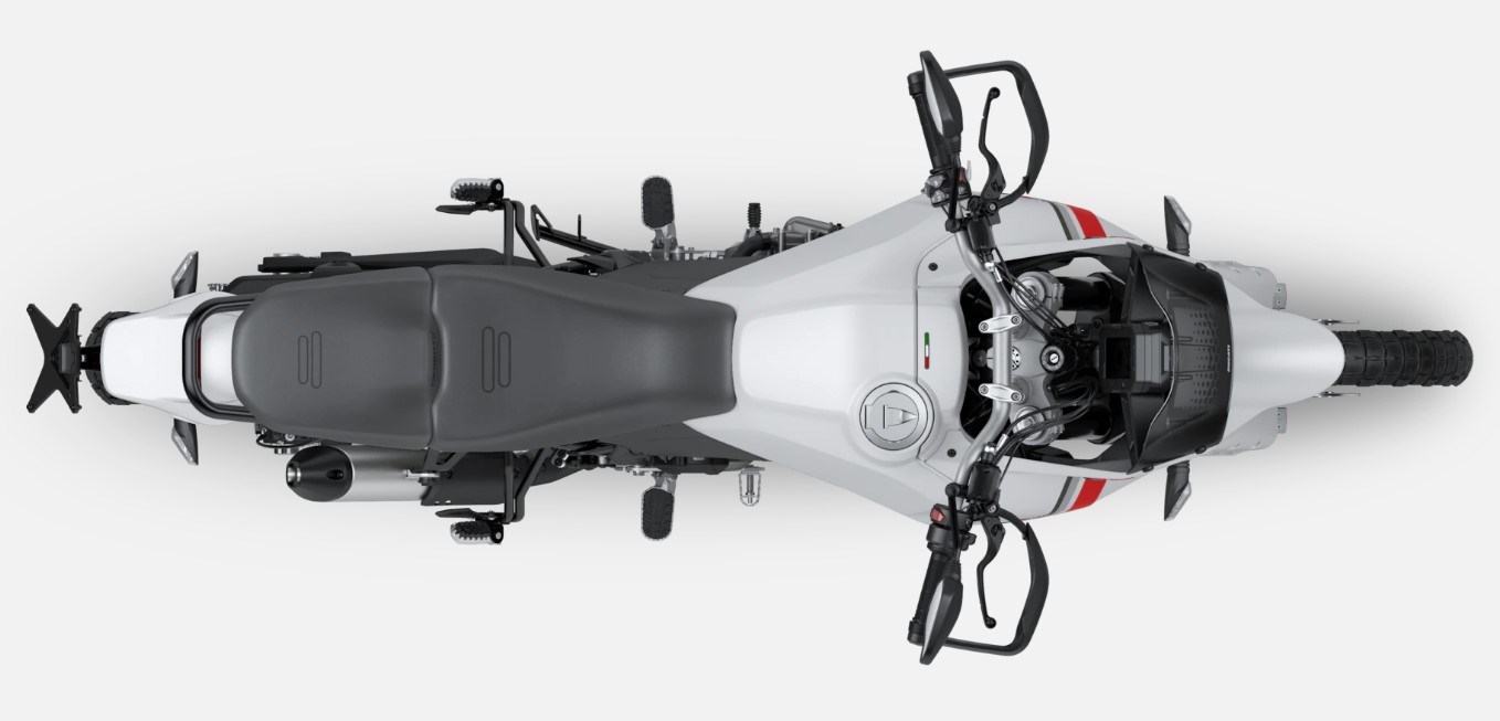 DUCATI Desert X-showroom-element-3