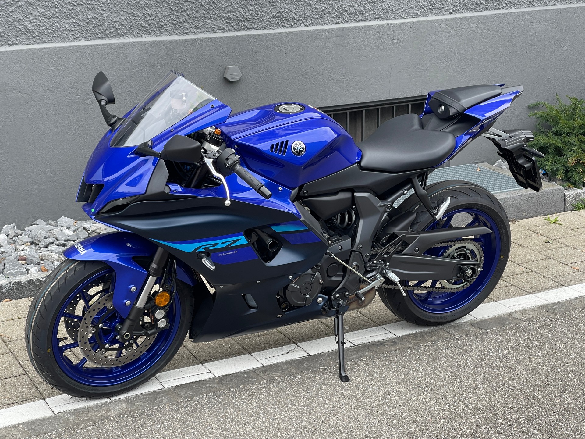 YAMAHA R7 (35kW)-showroom-element-1