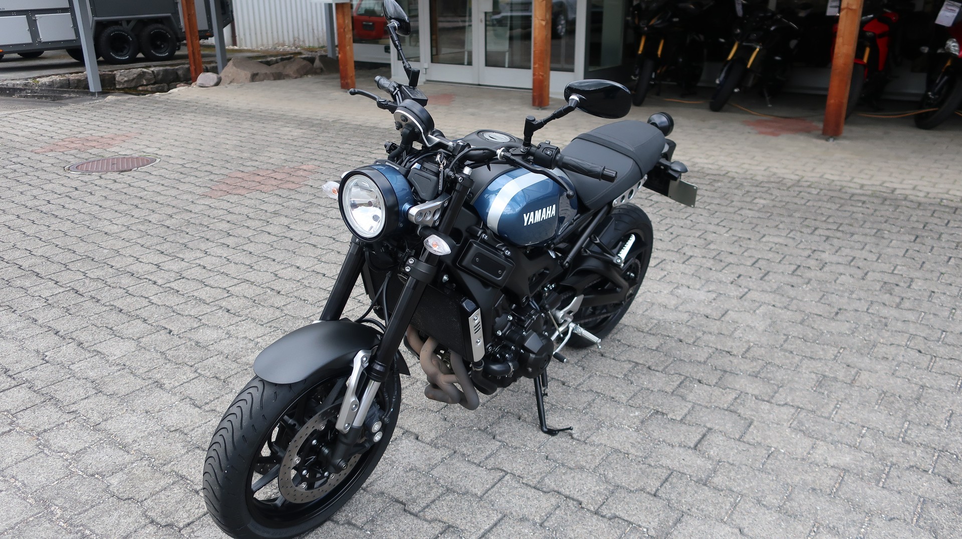 YAMAHA 35KW-showroom-element-2