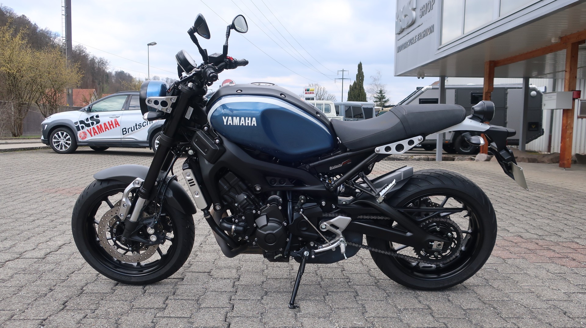YAMAHA 35KW-showroom-element-1