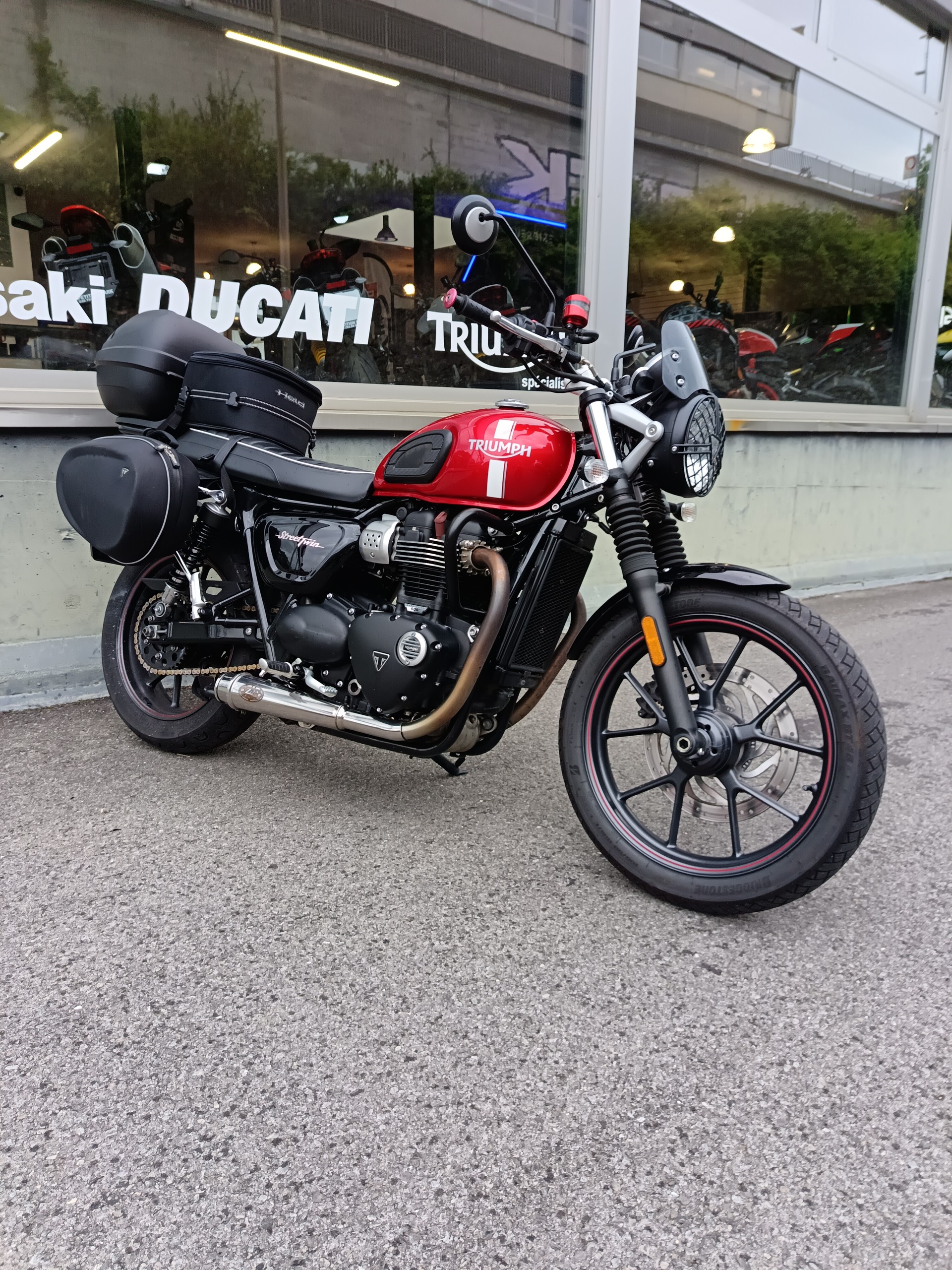 TRIUMPH Street Twin 900 i (35kW)-showroom-element-2