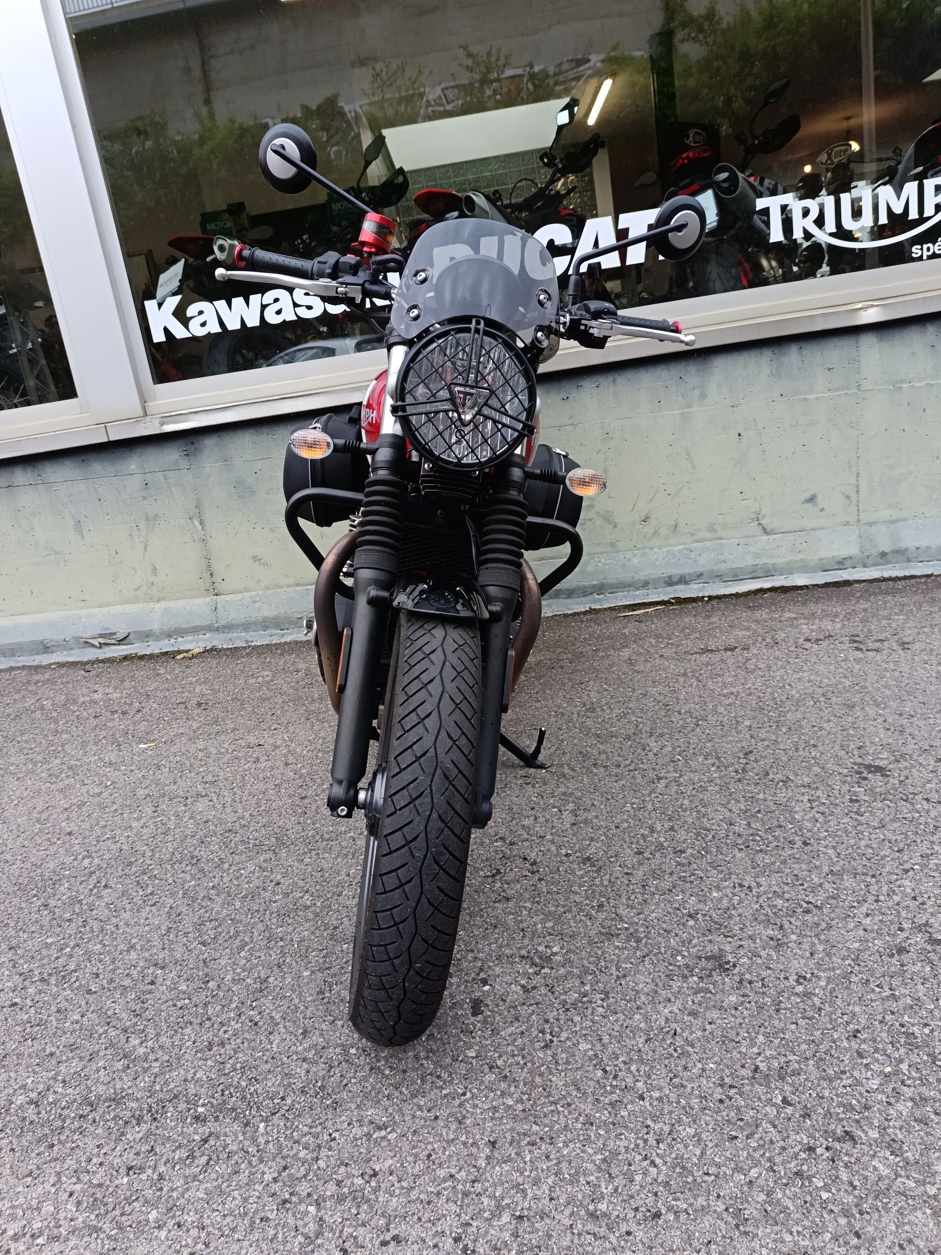 TRIUMPH Street Twin 900 i (35kW)-showroom-element-3