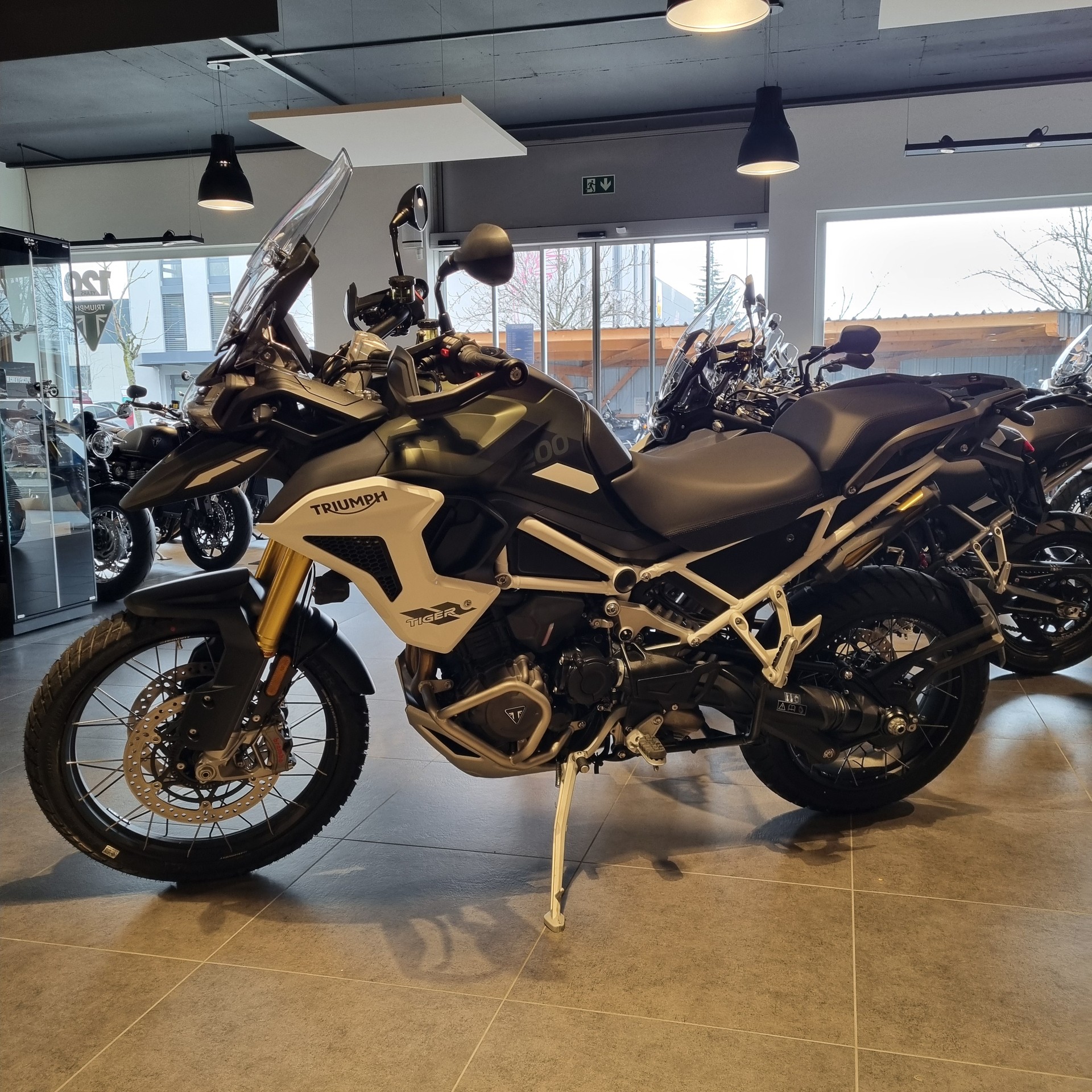 TRIUMPH Tiger 1200 Rally Pro-showroom-element-1