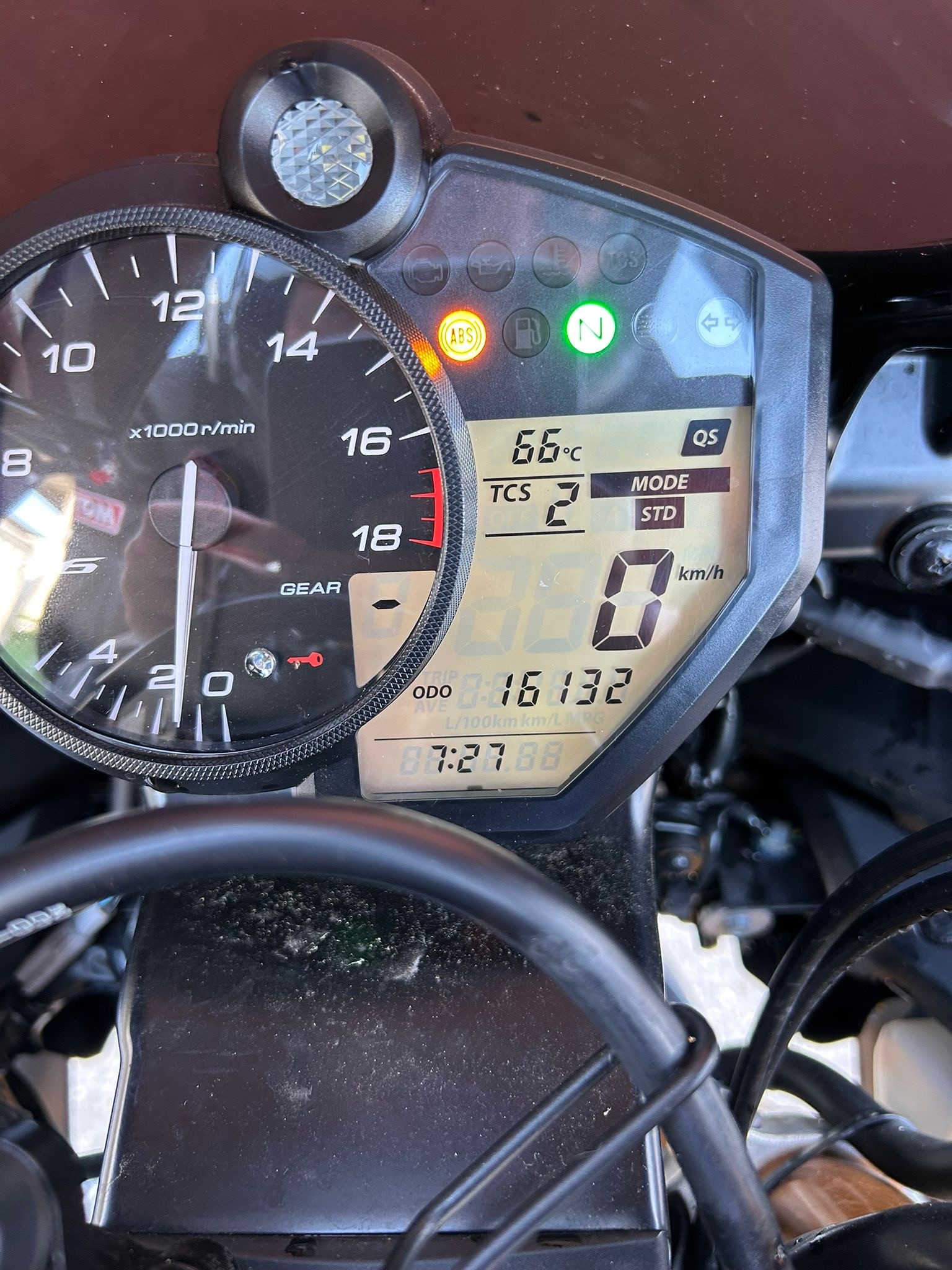 YAMAHA YZF-R6-image-9