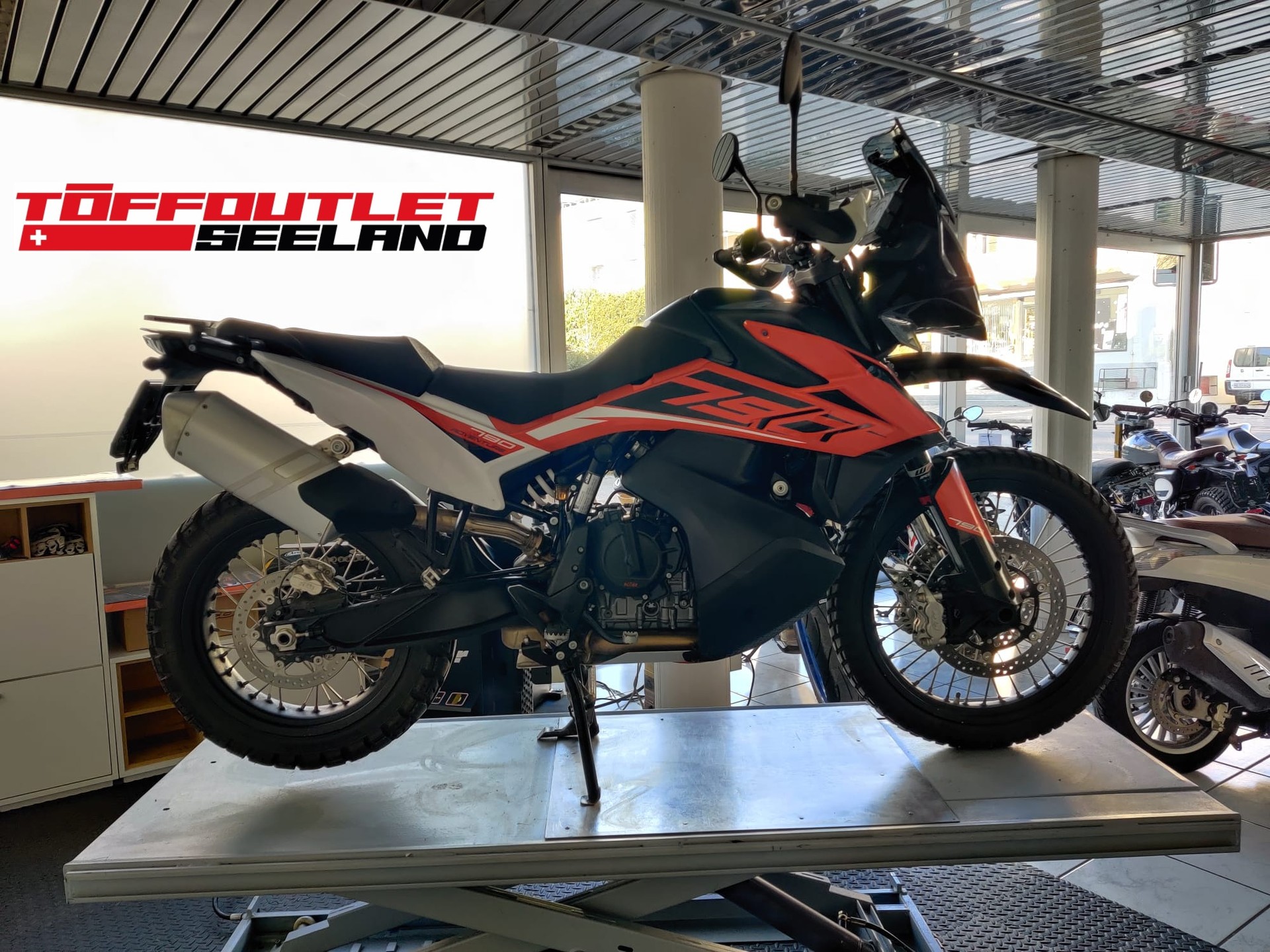 KTM 790 Adventure ABS-showroom-element-2