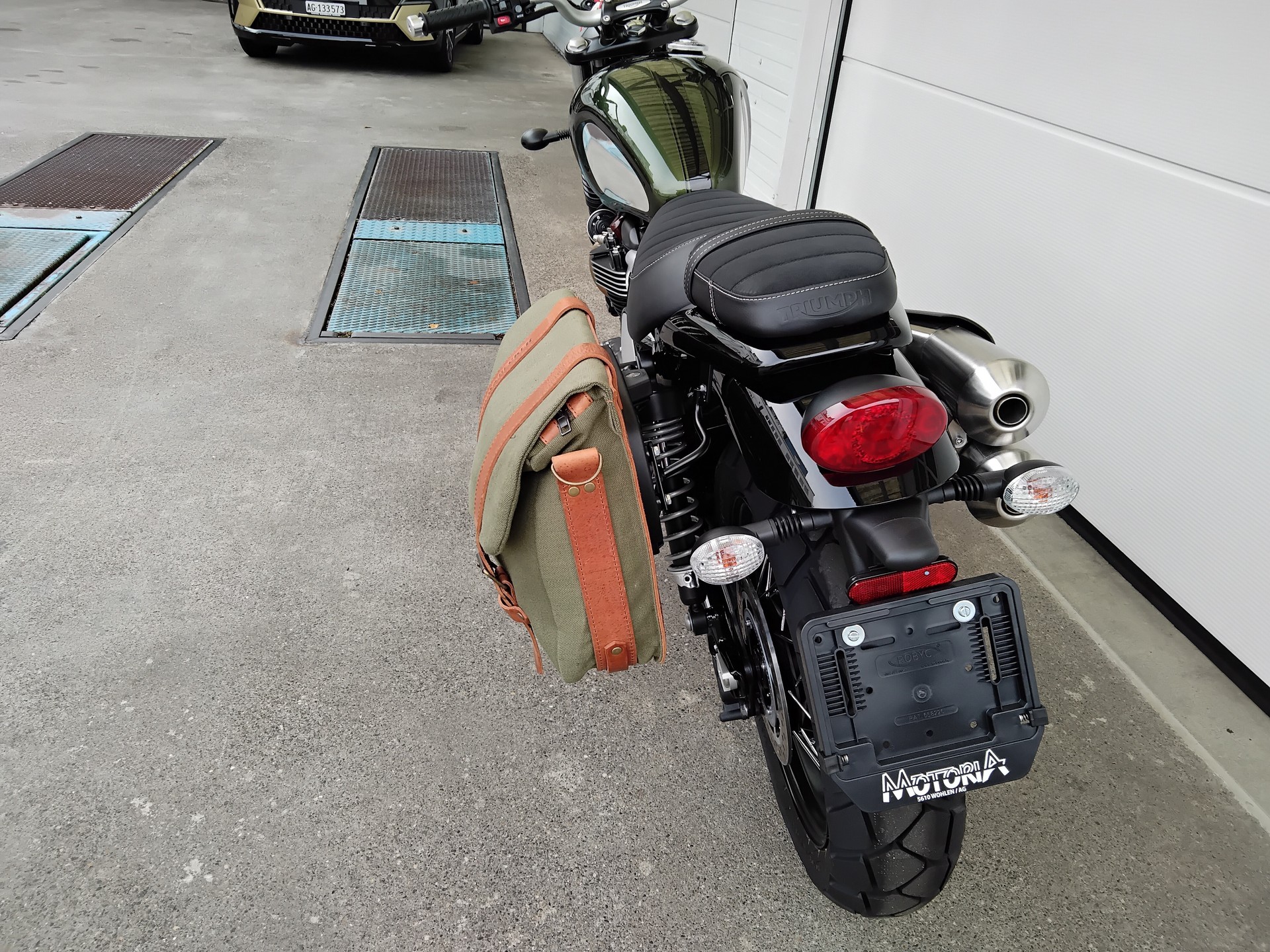 TRIUMPH Street Scrambler 900 Special Edition-image-3
