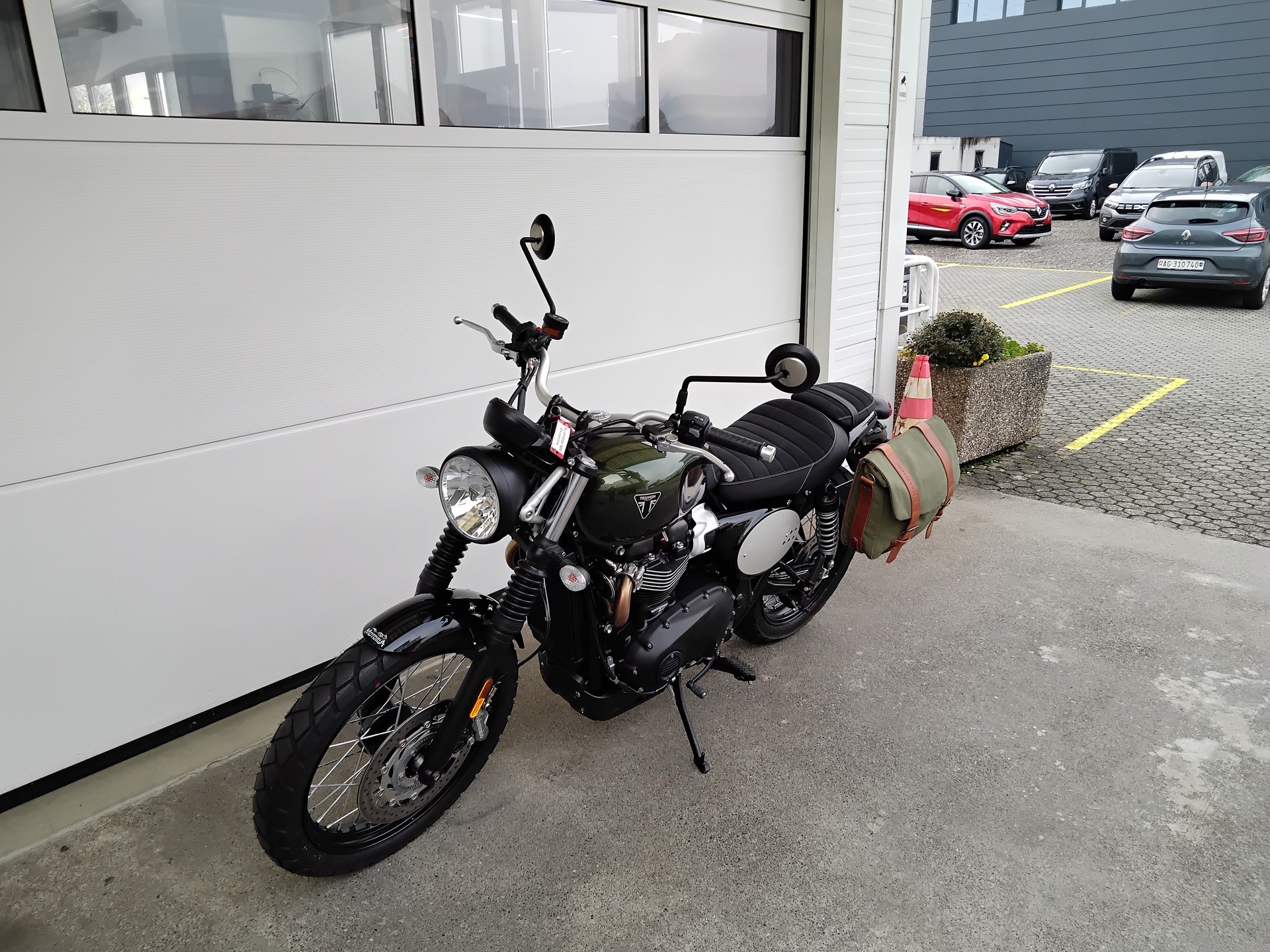 TRIUMPH Street Scrambler 900 Special Edition-image-8
