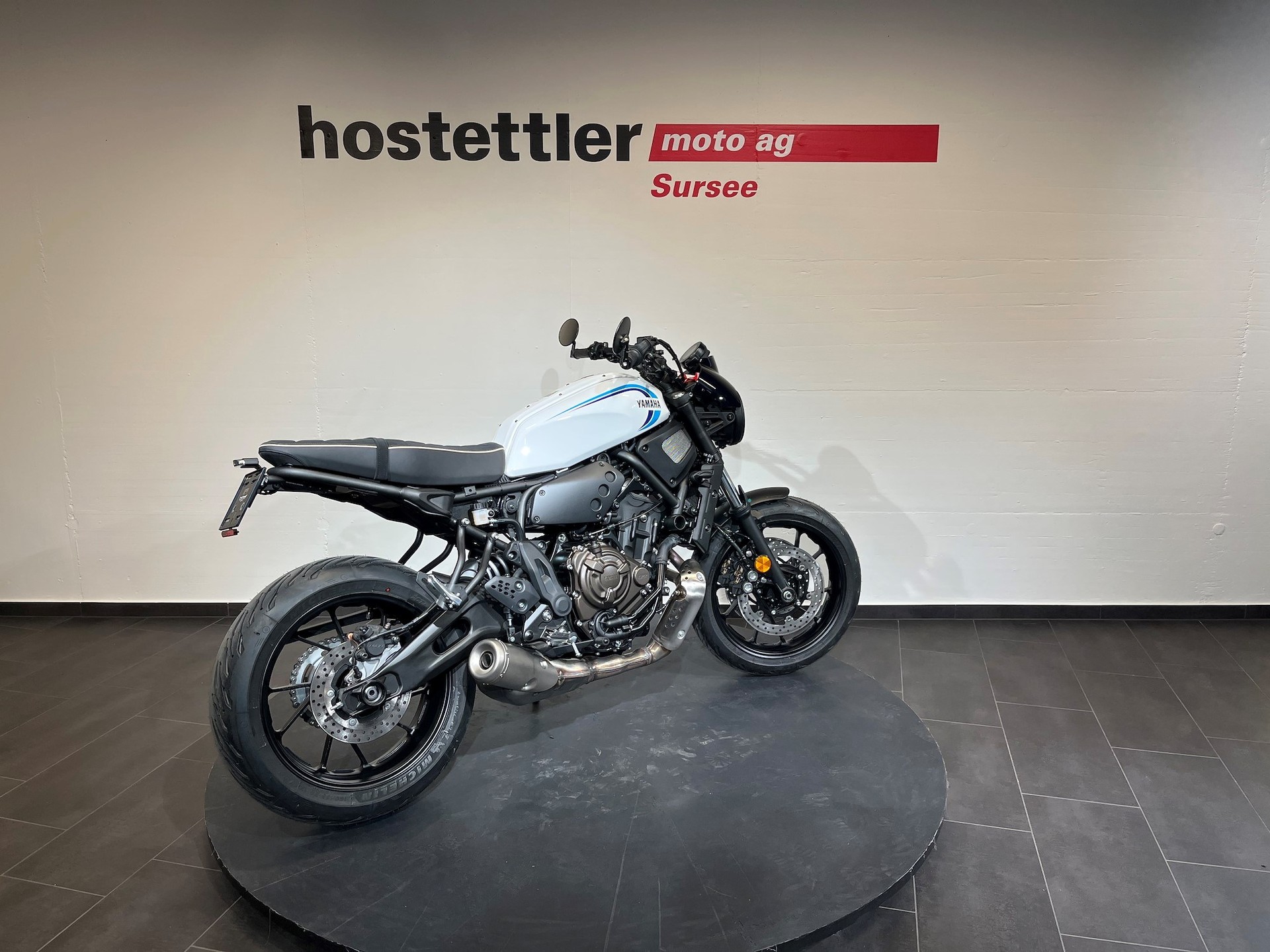 YAMAHA XSR 700 Heritage-showroom-element-2