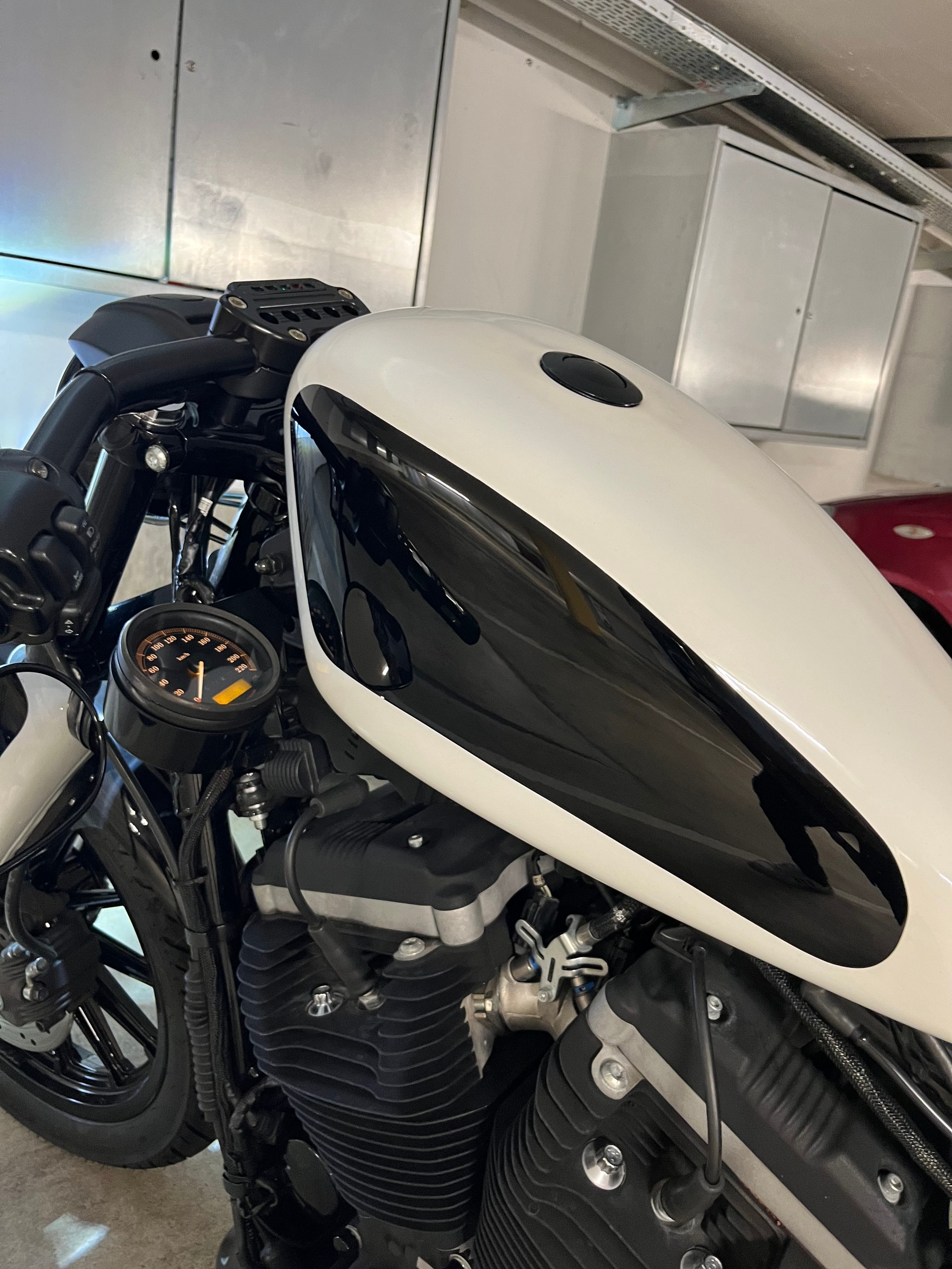 HARLEY-DAVIDSON XL 883 N Sportster Iron (25kW)-image-7