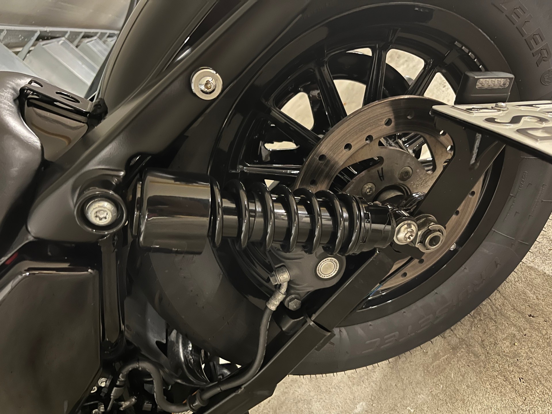 HARLEY-DAVIDSON XL 883 N Sportster Iron (25kW)-image-12