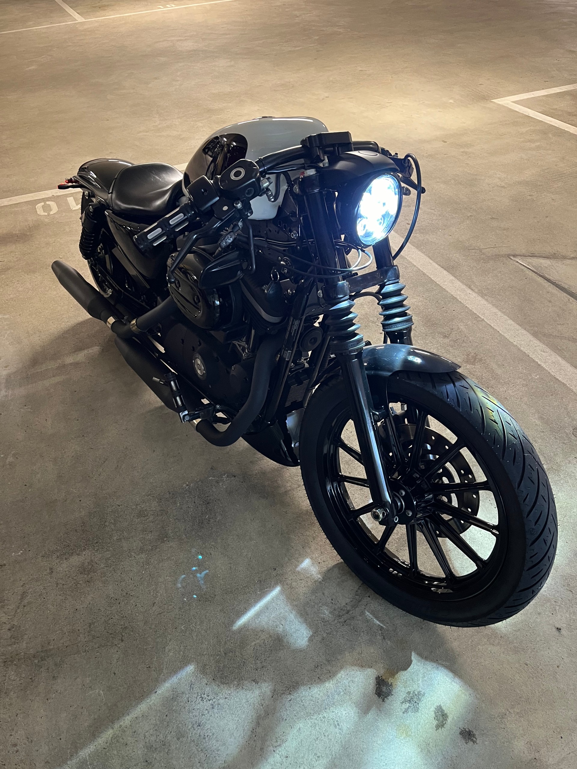 HARLEY-DAVIDSON XL 883 N Sportster Iron (25kW)-image-10
