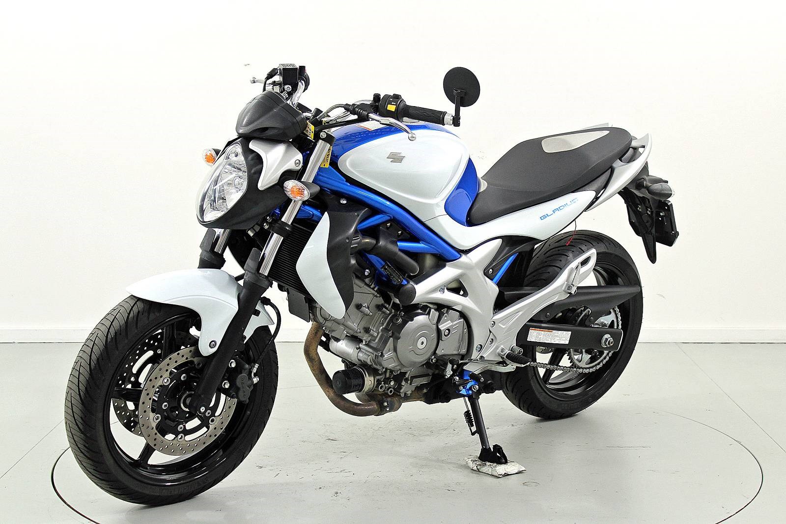 SUZUKI SFV 650 Gladius-showroom-element-2