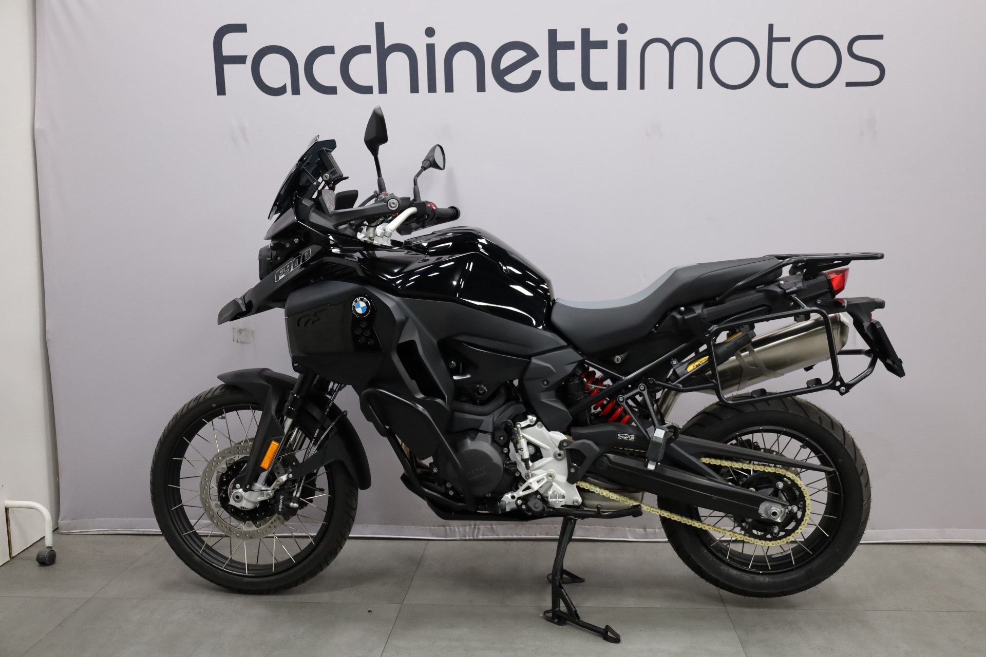 BMW F 900 GS Adventure-image-3