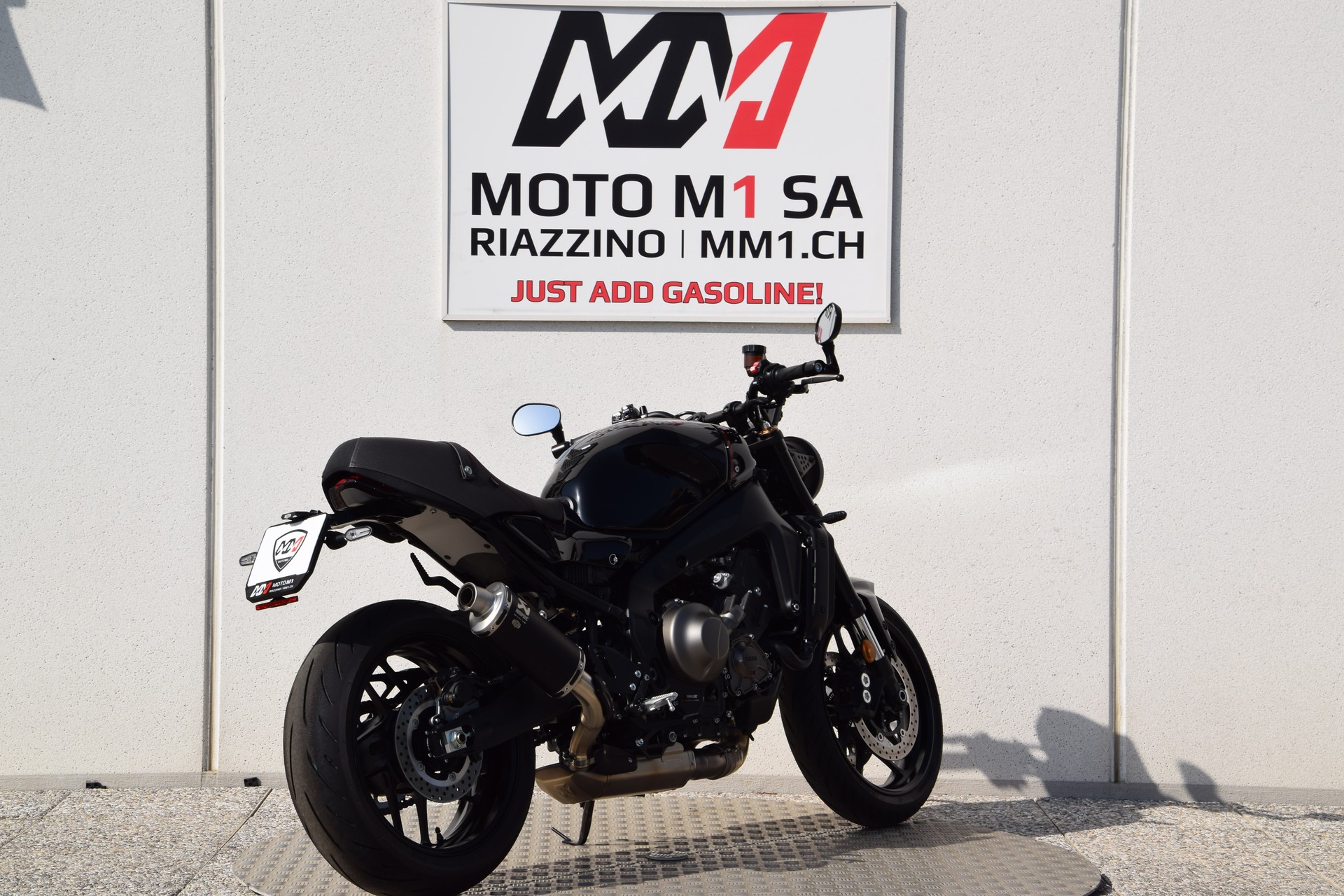 YAMAHA XSR 900-showroom-element-1