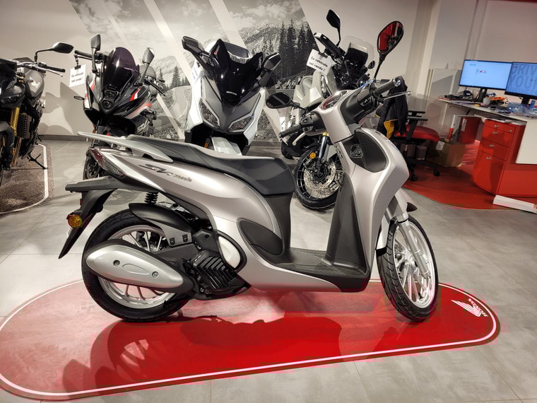 HONDA SH 125 i Mode-showroom-element-1