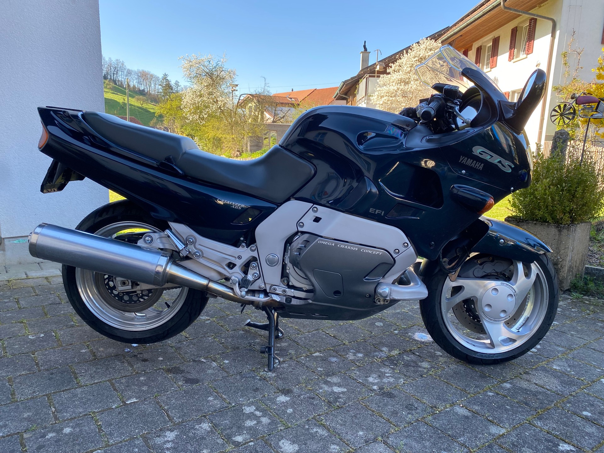 YAMAHA GTS 1000 ABS