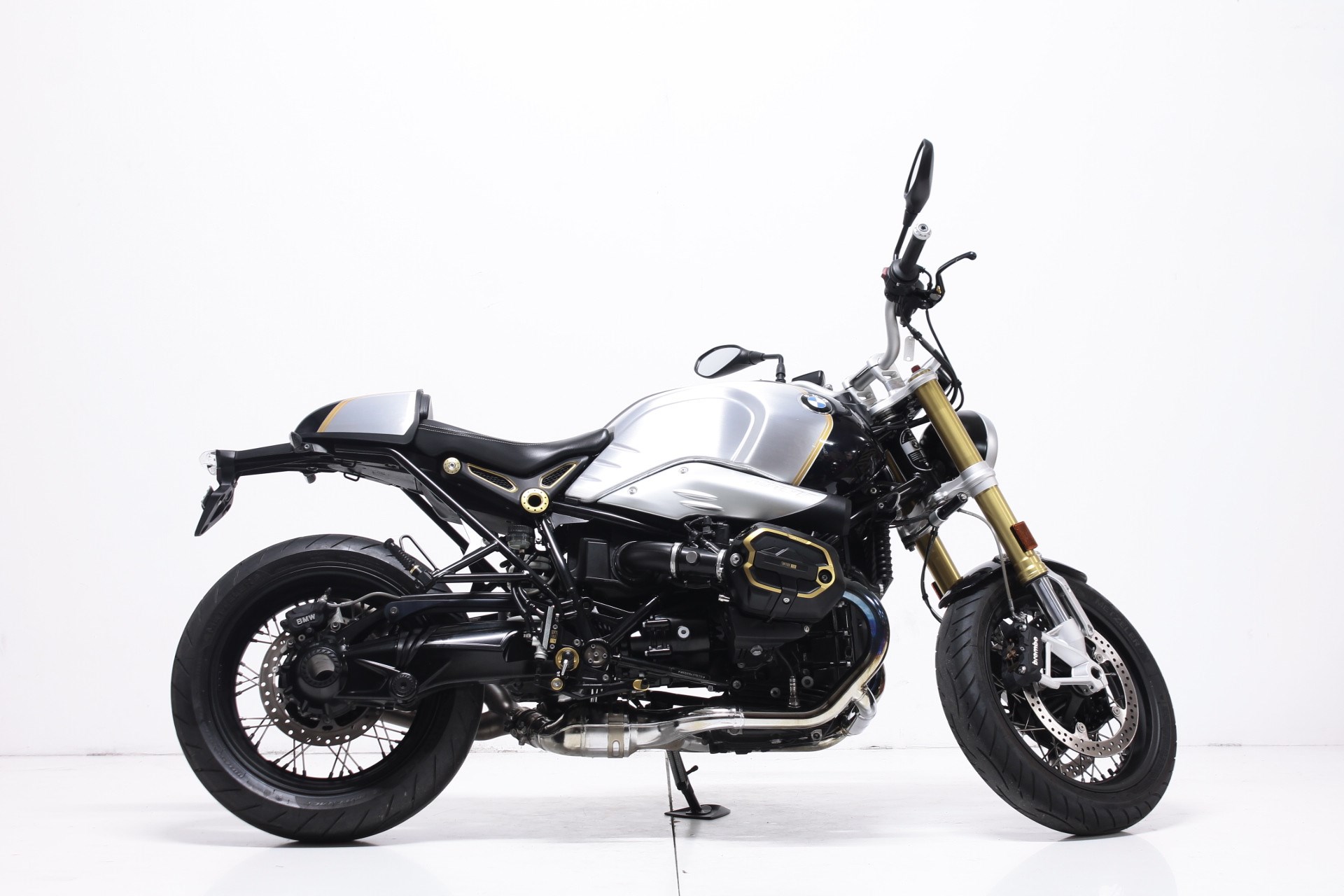 BMW R nineT-showroom-element-2