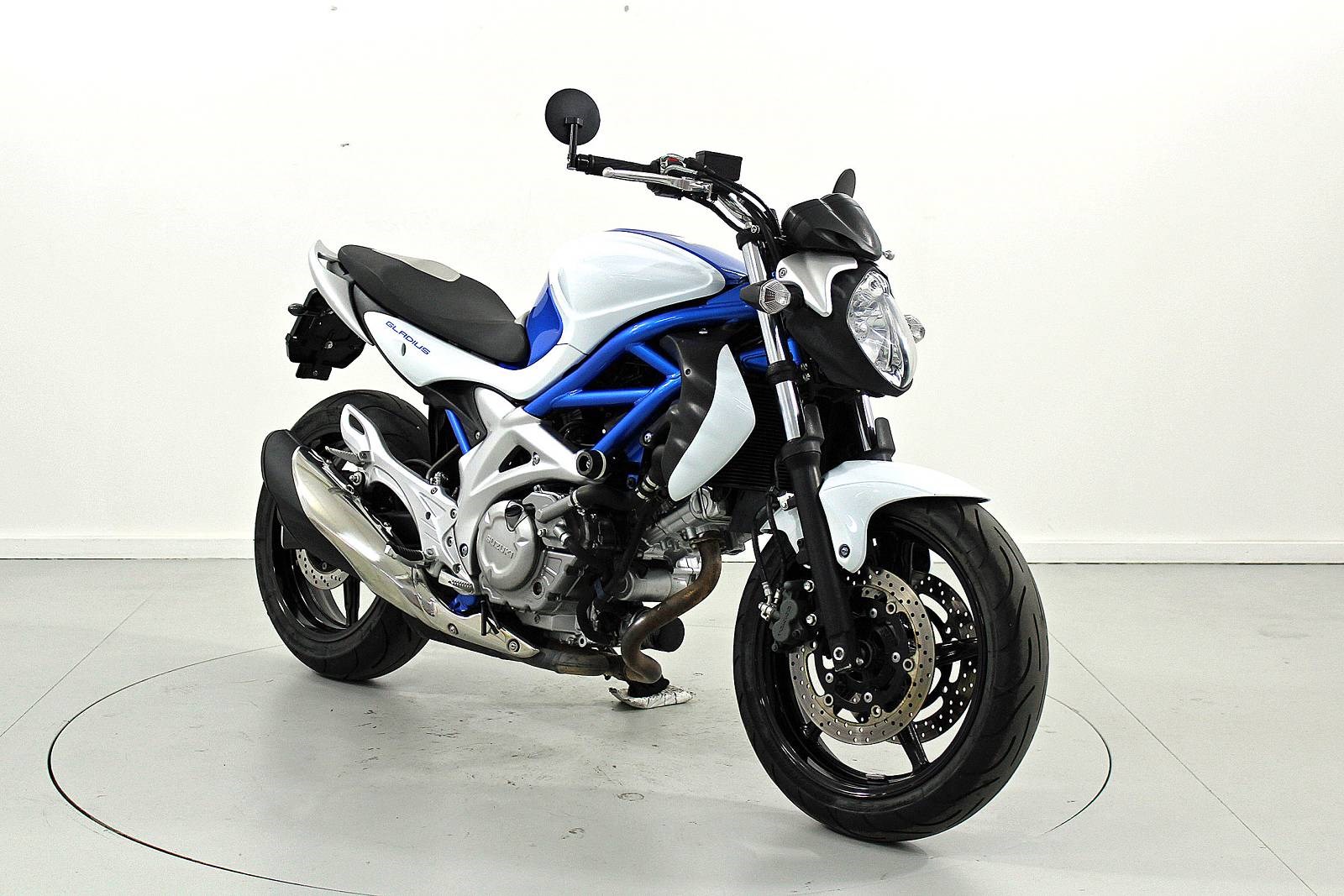 SUZUKI SFV 650 Gladius-showroom-element-1