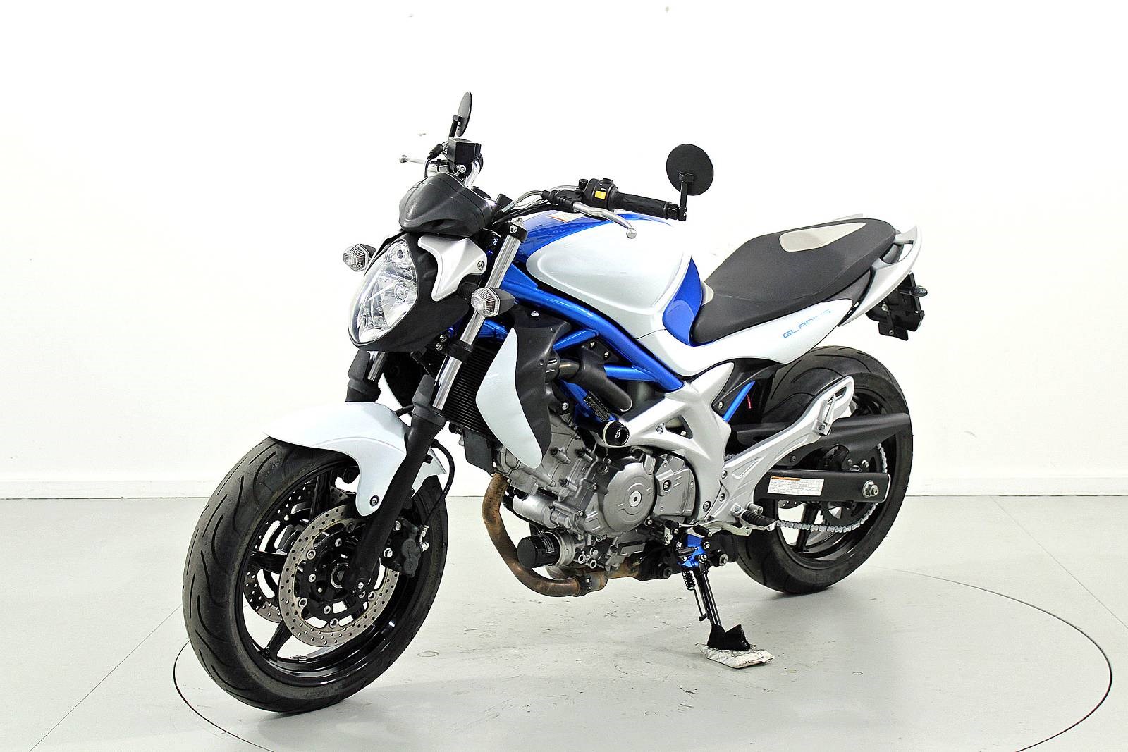 SUZUKI SFV 650 Gladius-showroom-element-2