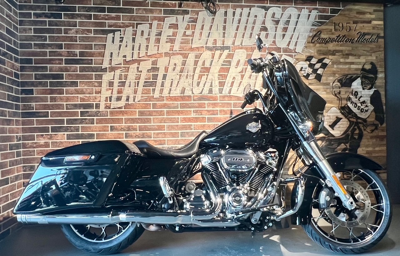 HARLEY-DAVIDSON FLHXS Street Glide Special 114-image-4
