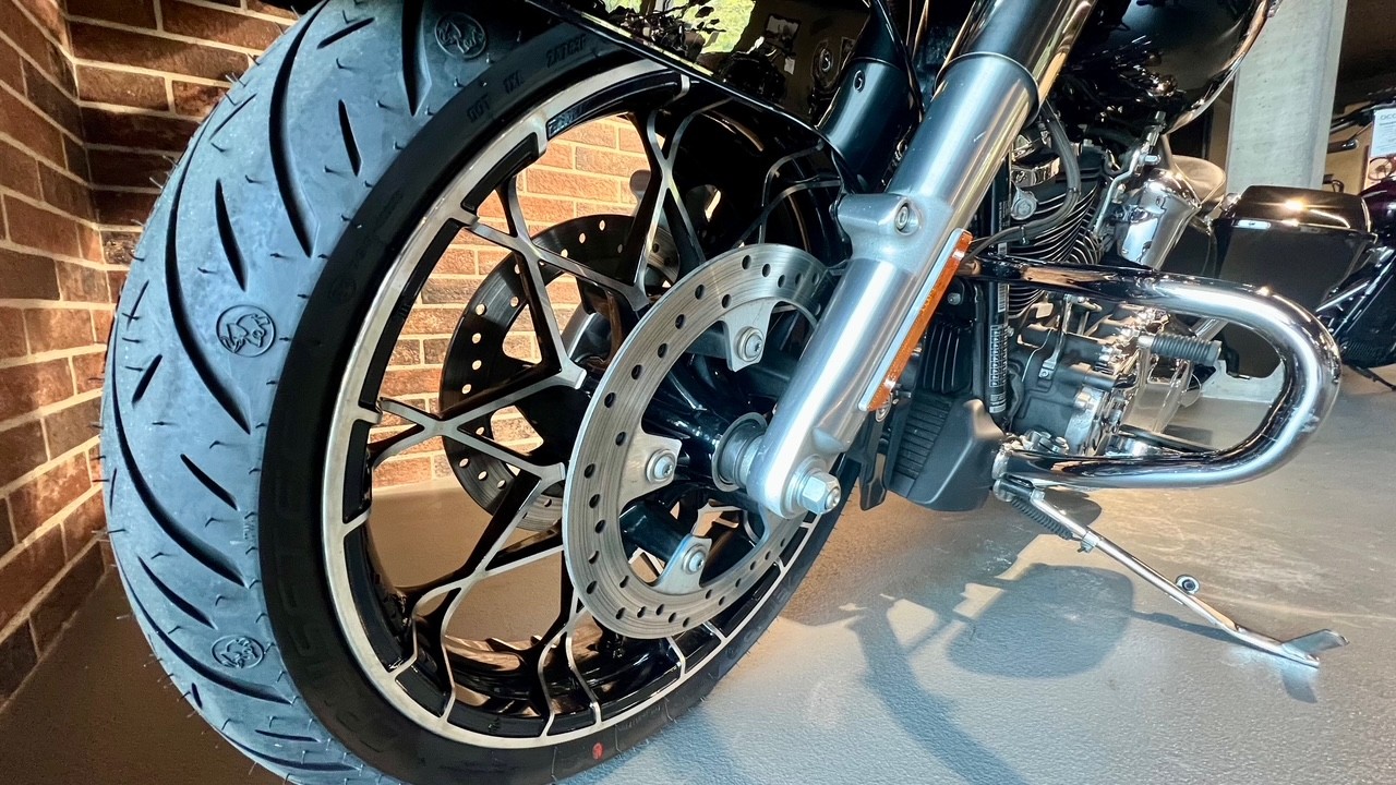HARLEY-DAVIDSON FLHXS Street Glide Special 114-image-15