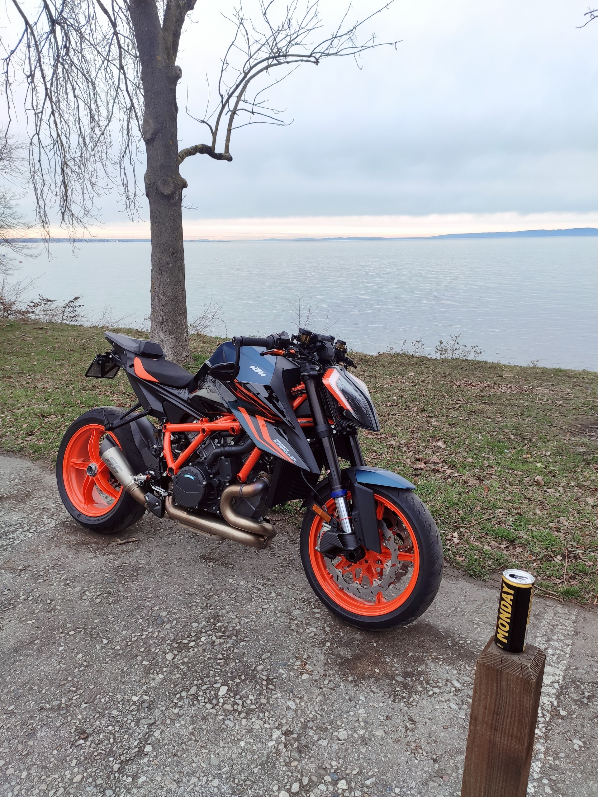 KTM 1290 Super Duke R EVO