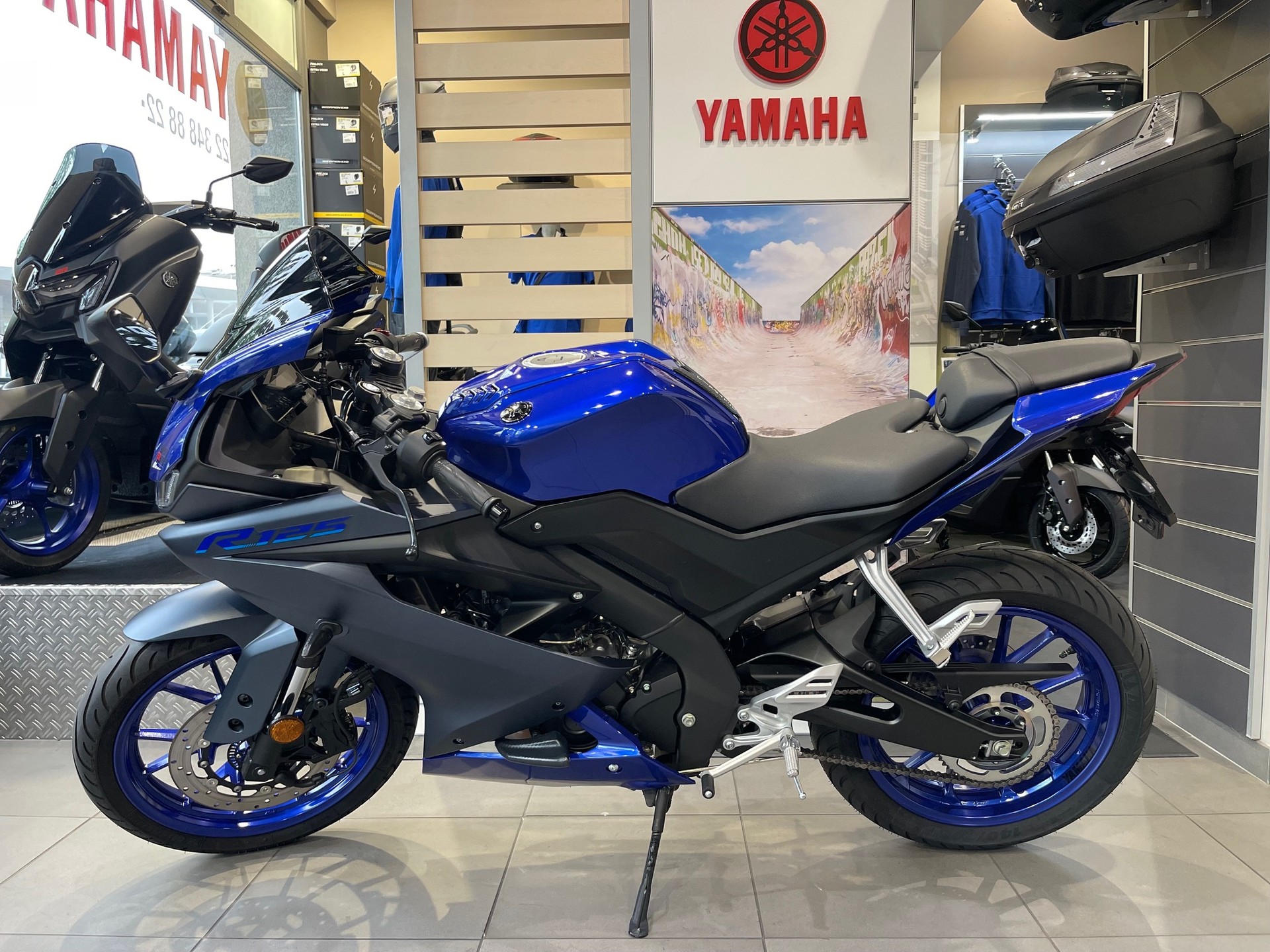 YAMAHA YZF-R 125 ABS-showroom-element-3