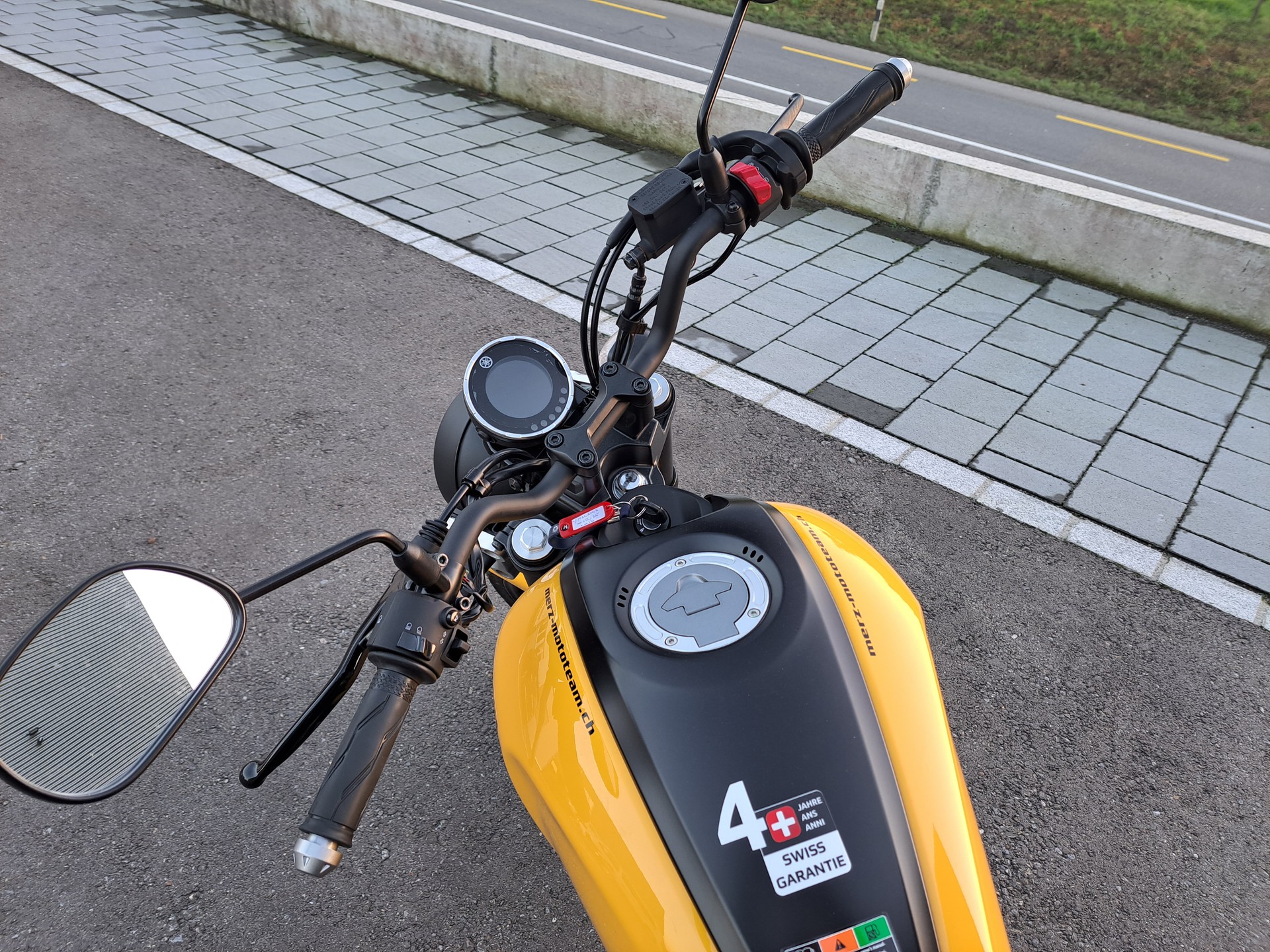 YAMAHA XSR 125-image-3