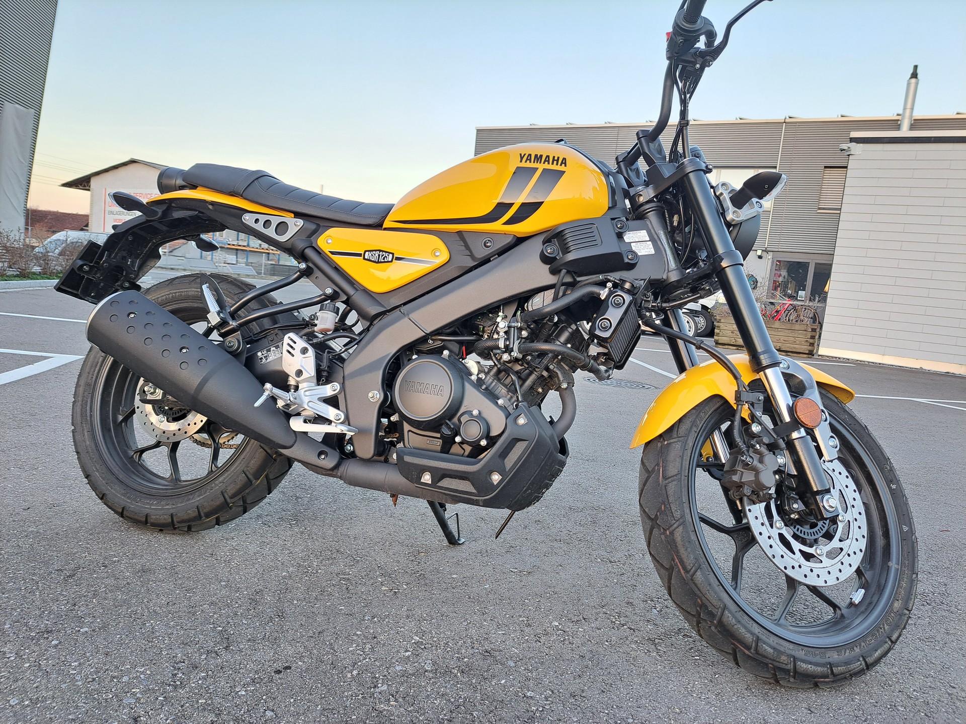 YAMAHA XSR 125-image-2
