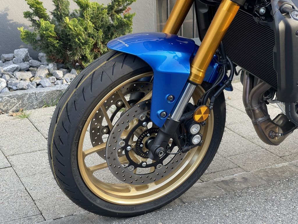 YAMAHA XSR 900-showroom-element-3