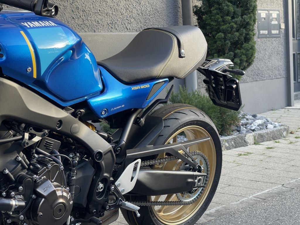 YAMAHA XSR 900-showroom-element-1